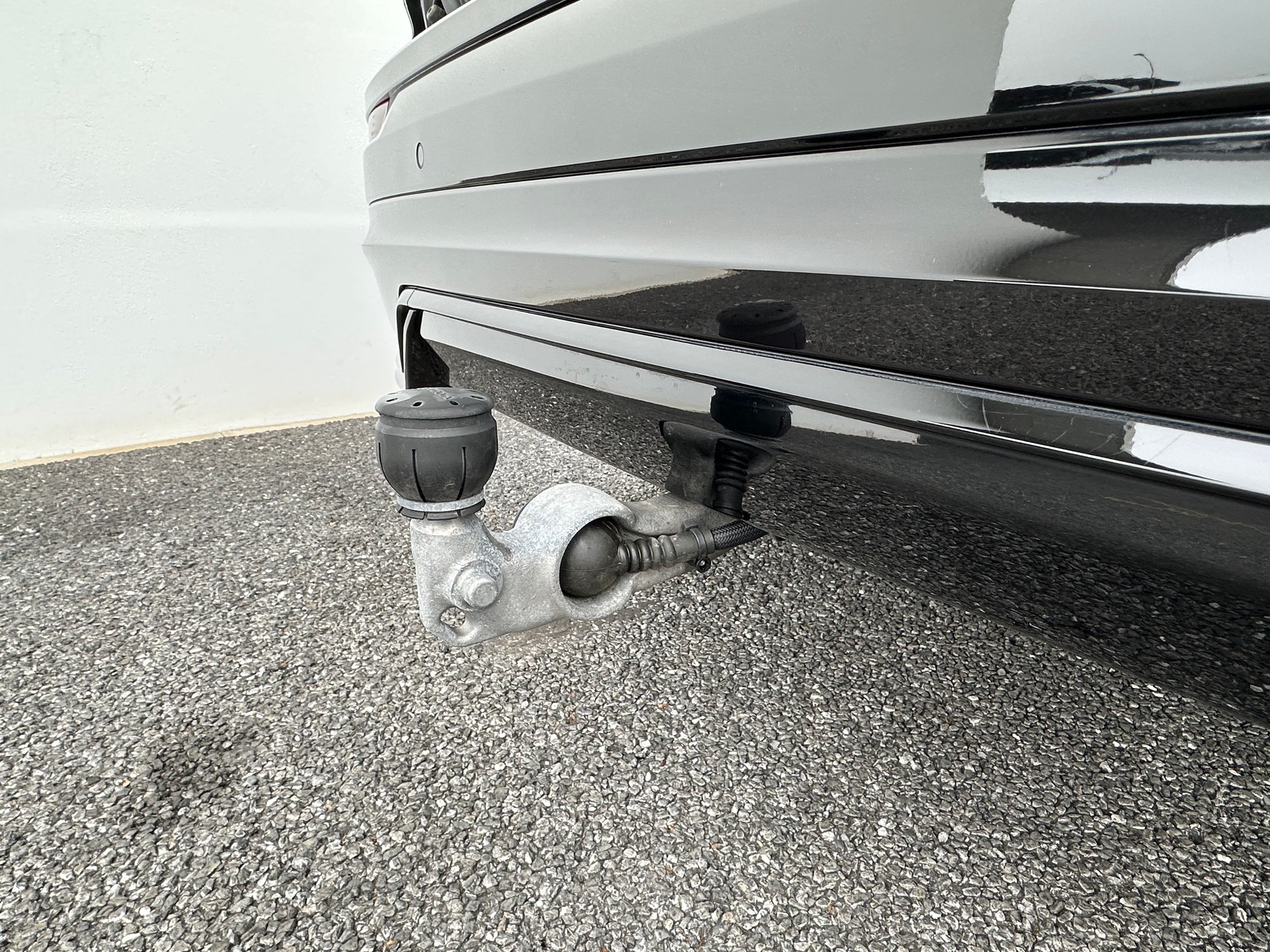 VOLVO XC60 2.0 T8 TE XCENTRIC Black Edition eAWD-image-8