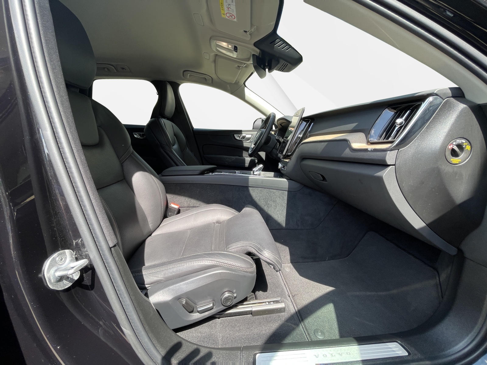 VOLVO XC60 2.0 T6 TE Plus Dark eAWD-image-15