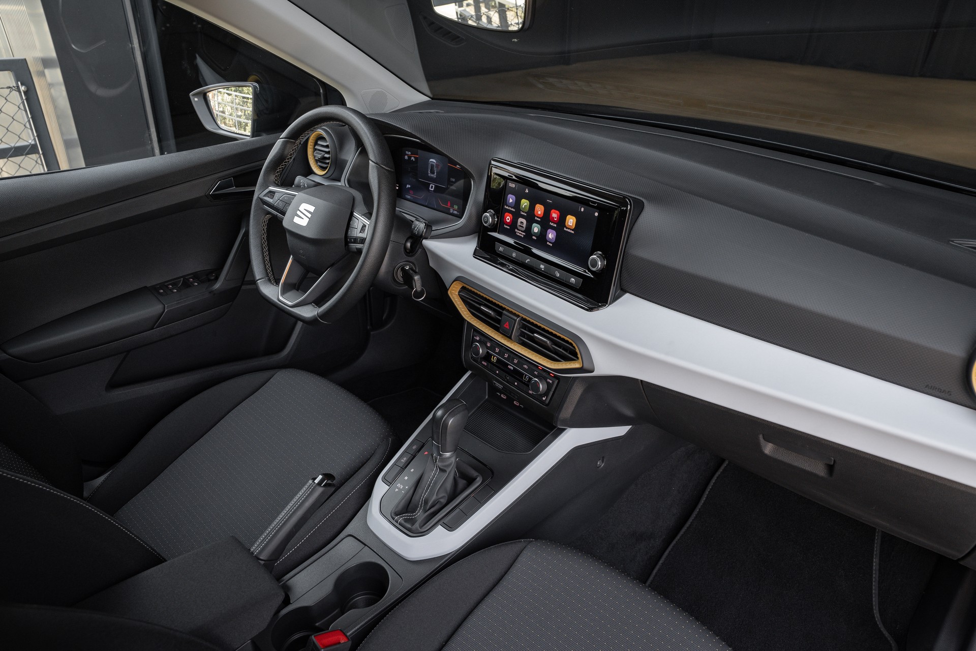 SEAT Arona 1.0 TSI Style DSG-image-13