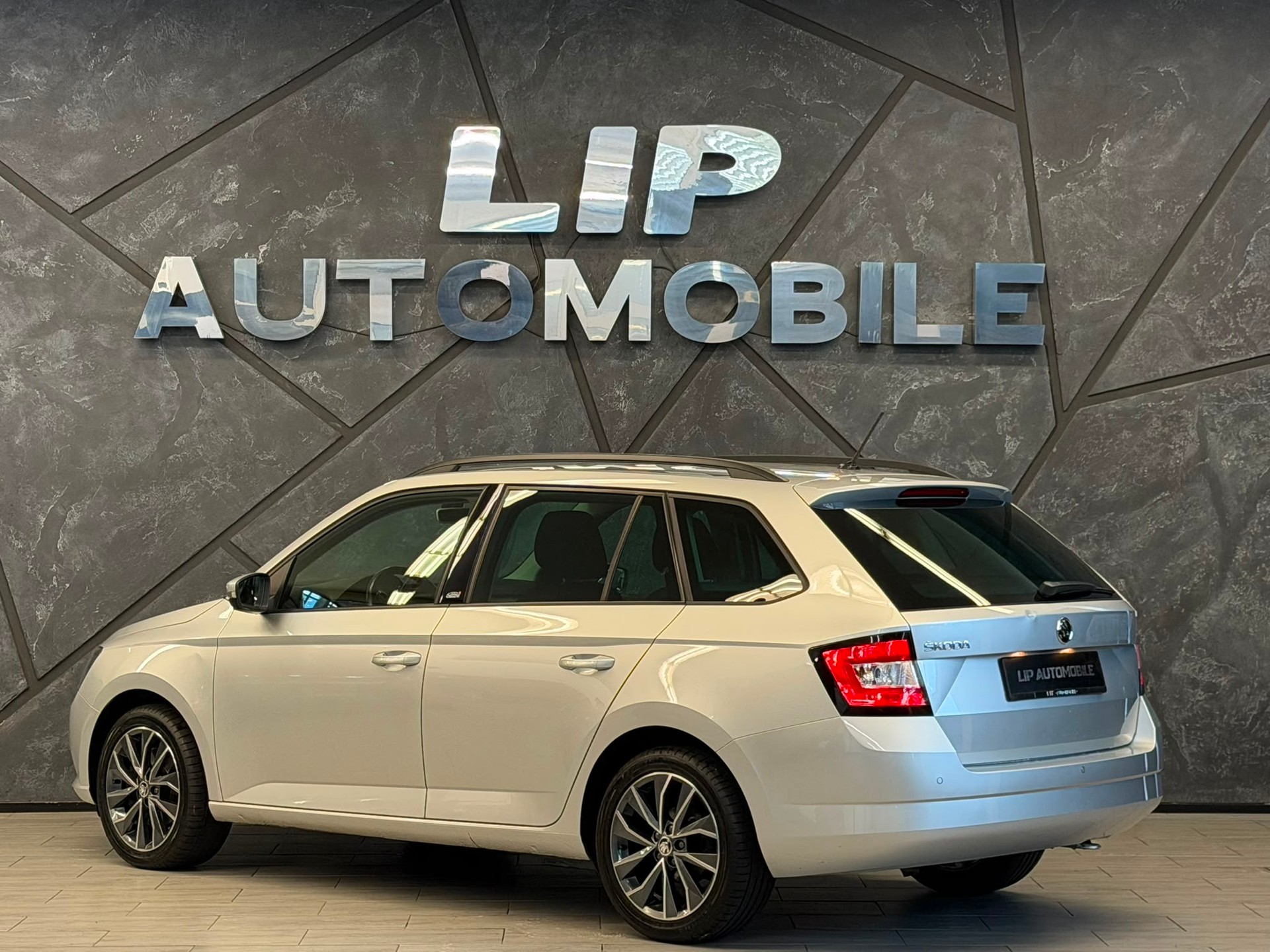SKODA Fabia 1.2 TSI Ambition DSG-image-7