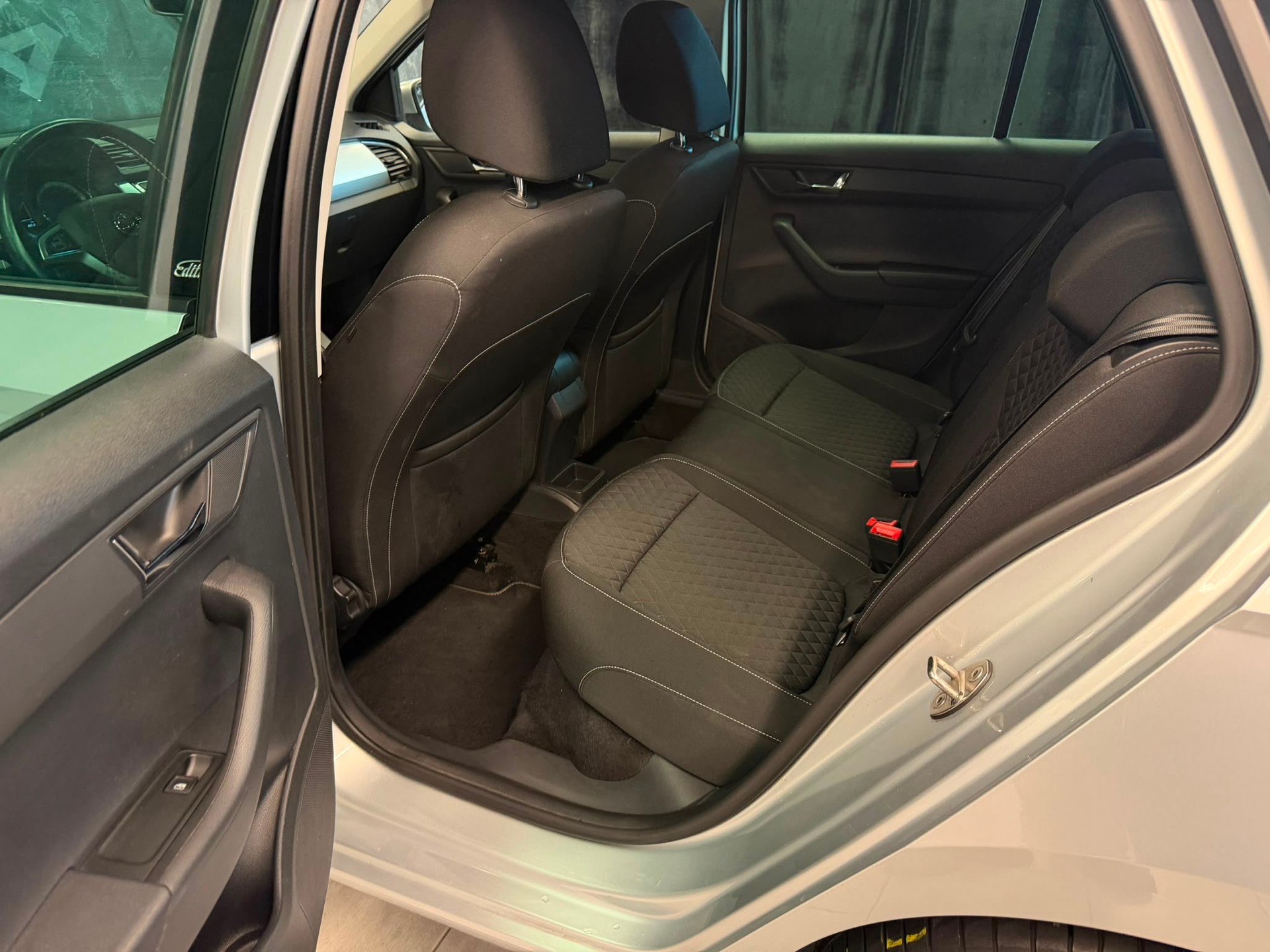 SKODA Fabia 1.2 TSI Ambition DSG-image-12