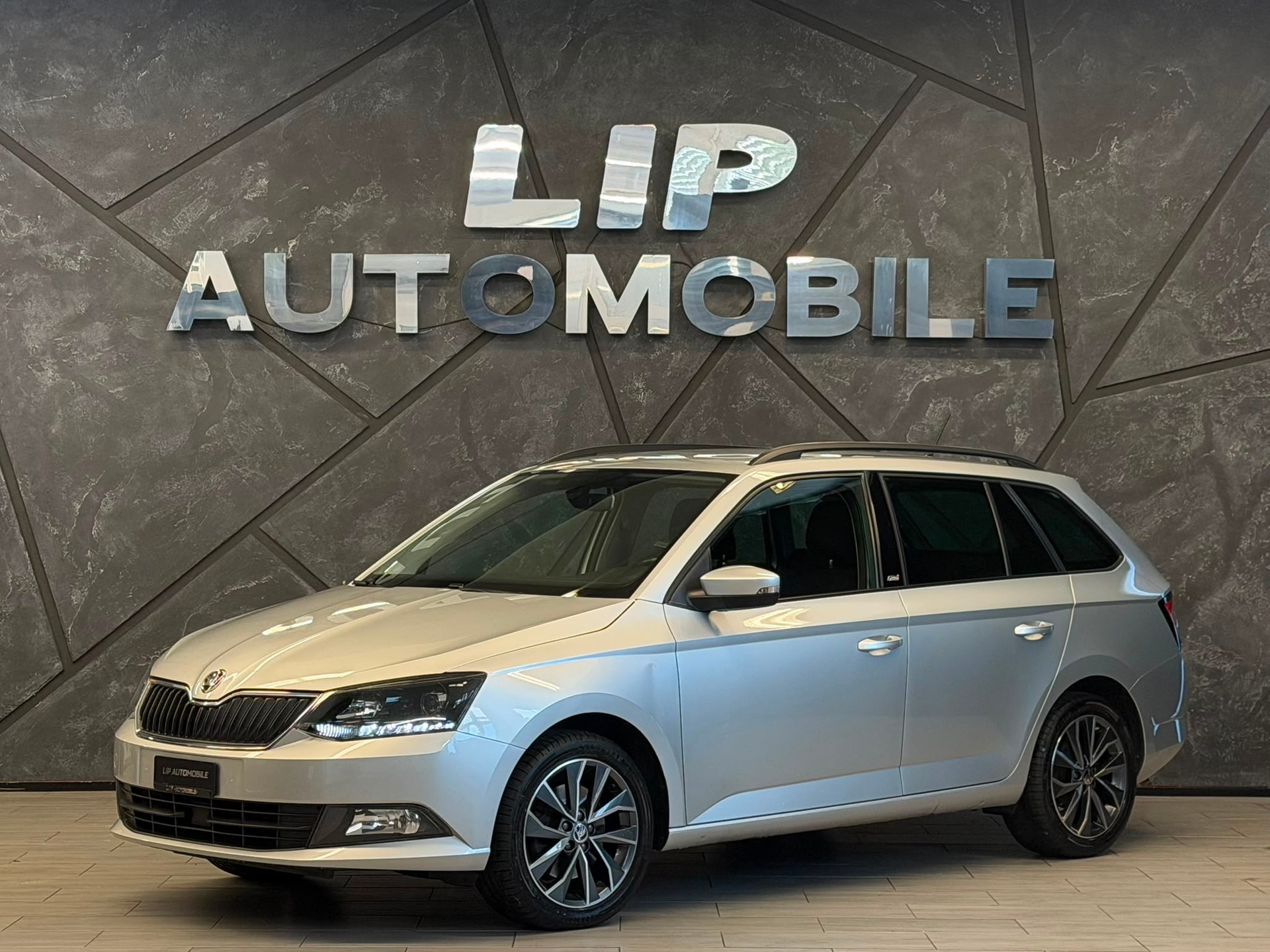 SKODA Fabia 1.2 TSI Ambition DSG-image-0