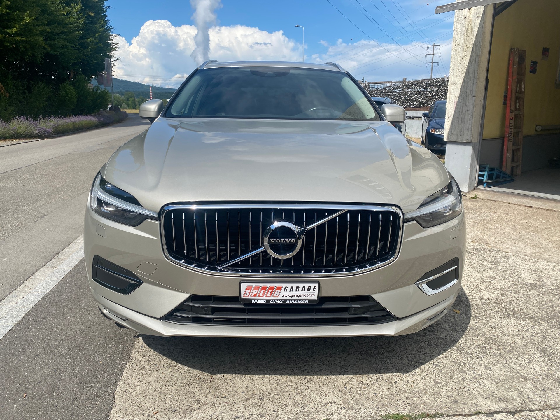 VOLVO XC60 B4 Diesel Mild Hybrid AWD Inscription Geartronic-image-2
