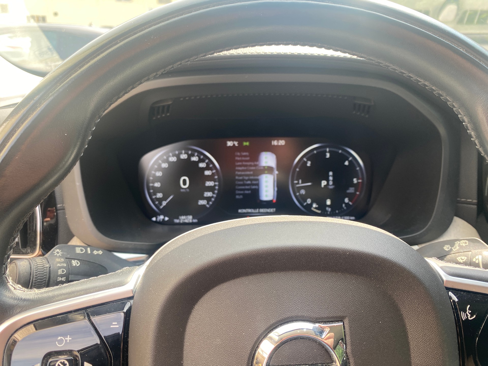 VOLVO XC60 B4 Diesel Mild Hybrid AWD Inscription Geartronic-image-6
