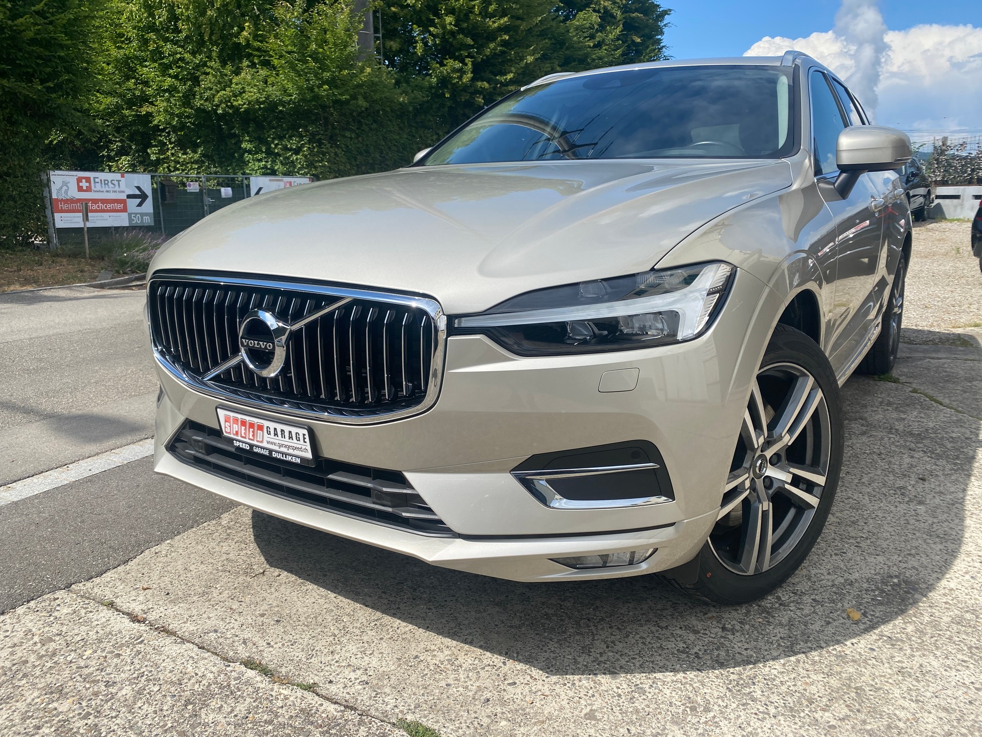 VOLVO XC60 B4 Diesel Mild Hybrid AWD Inscription Geartronic-image-0