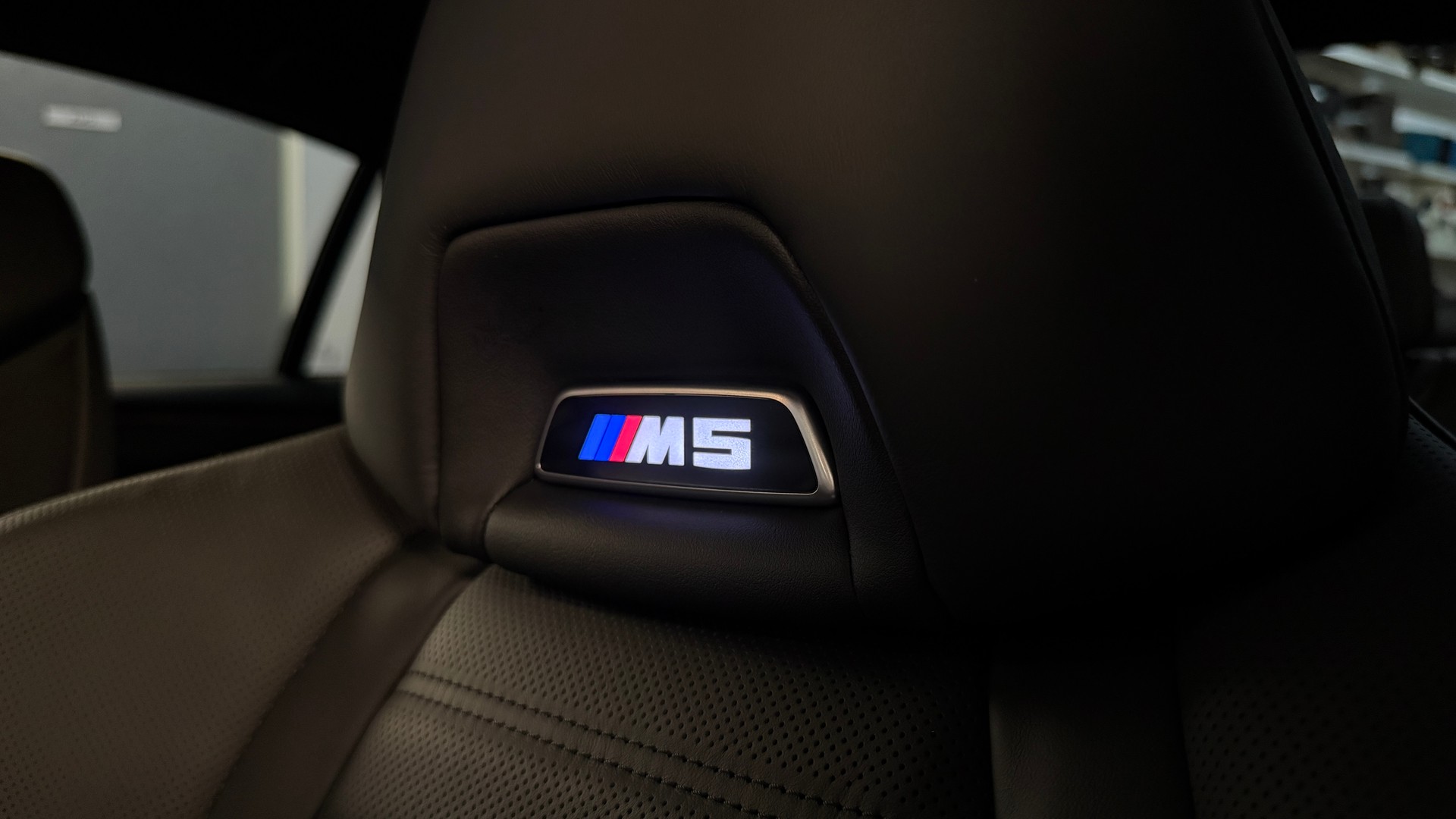 BMW M5 xDrive Competition Drivelogic *Gratis Service bis 100'000KM* *Garantie 24 Monate*-image-13