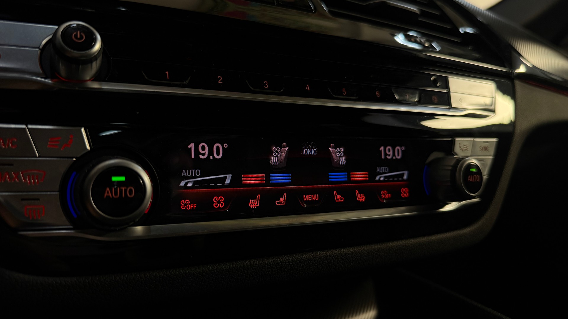 BMW M5 xDrive Competition Drivelogic *Gratis Service bis 100'000KM* *Garantie 24 Monate*-image-16