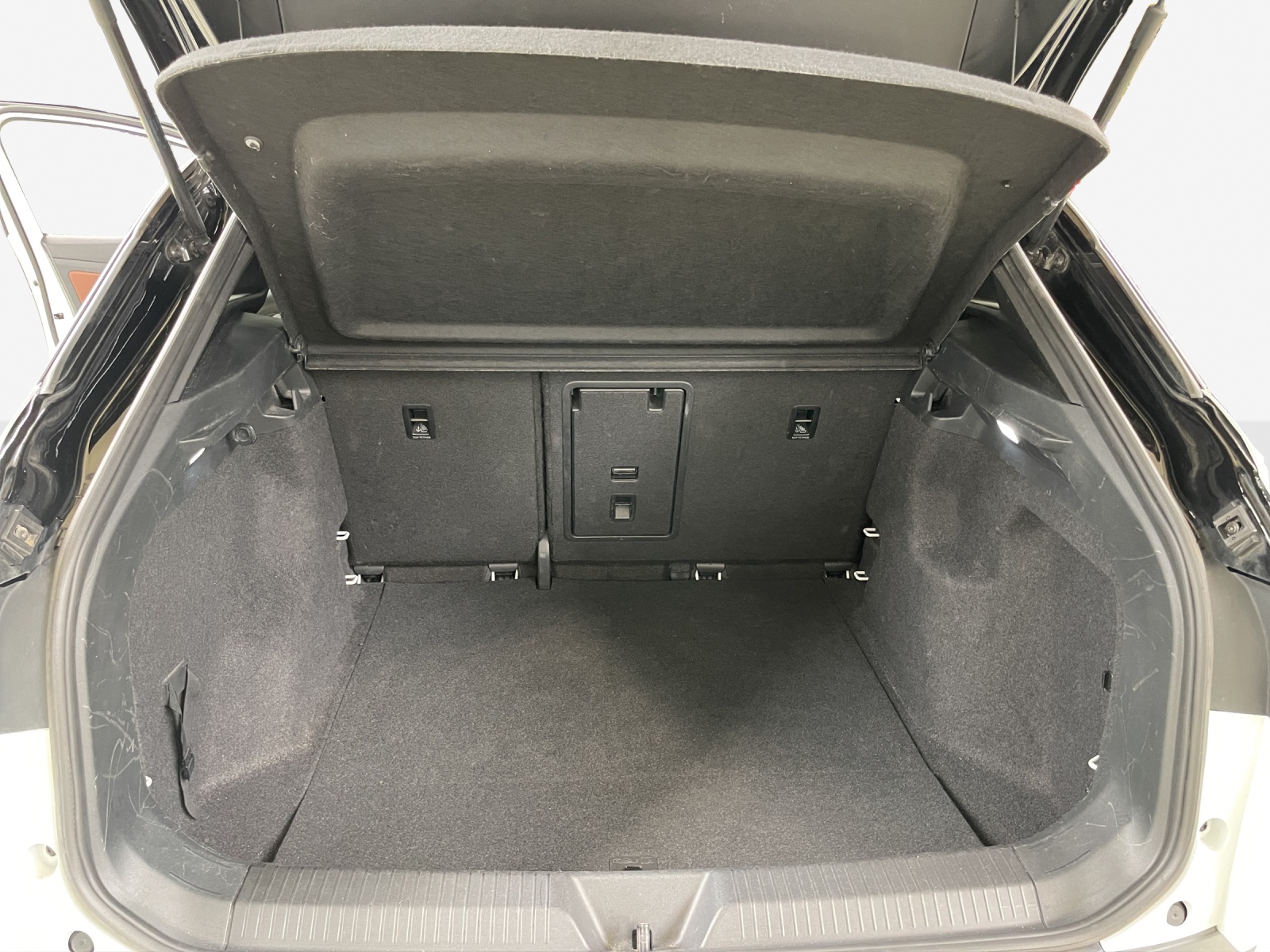 VW ID.4 Pro Performance 77 kWh 1ST-image-13