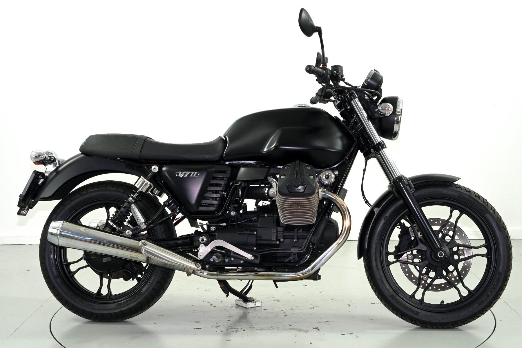 MOTO GUZZI V7 Stone ABS-showroom-element-3