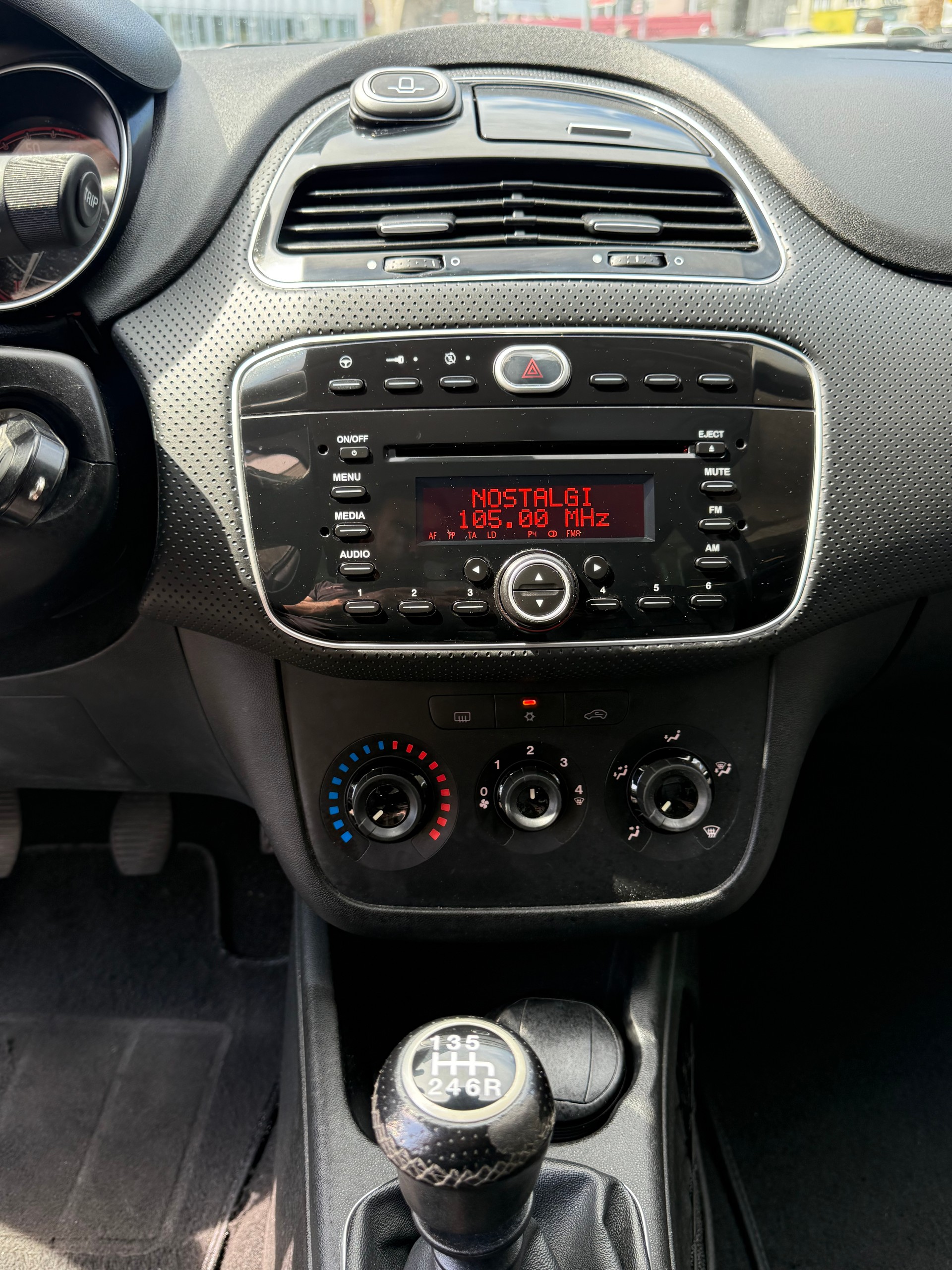 FIAT Punto Evo 1.4 16V Dynamic-image-8