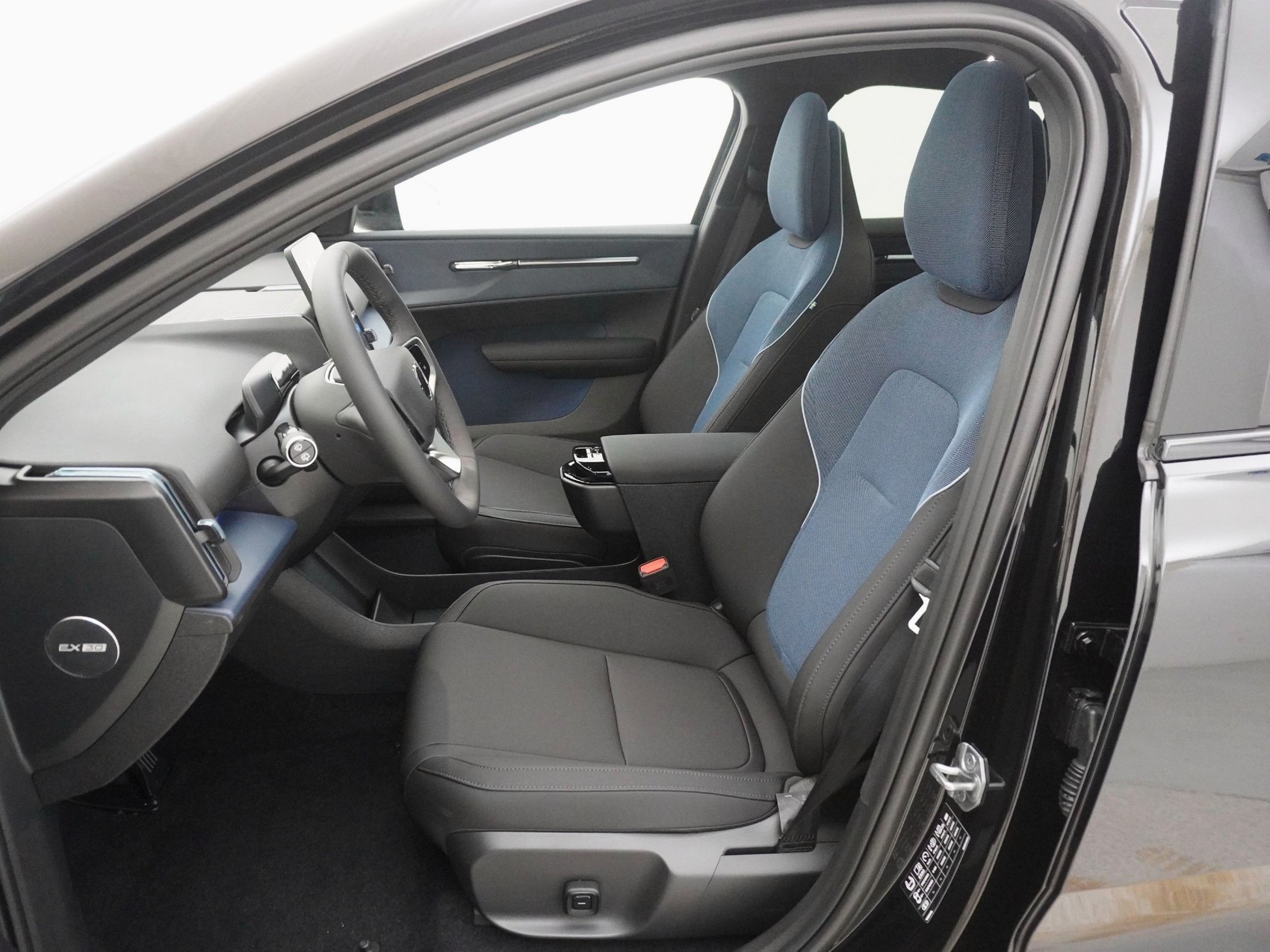 VOLVO EX 30 P8 Ultra AWD-image-12