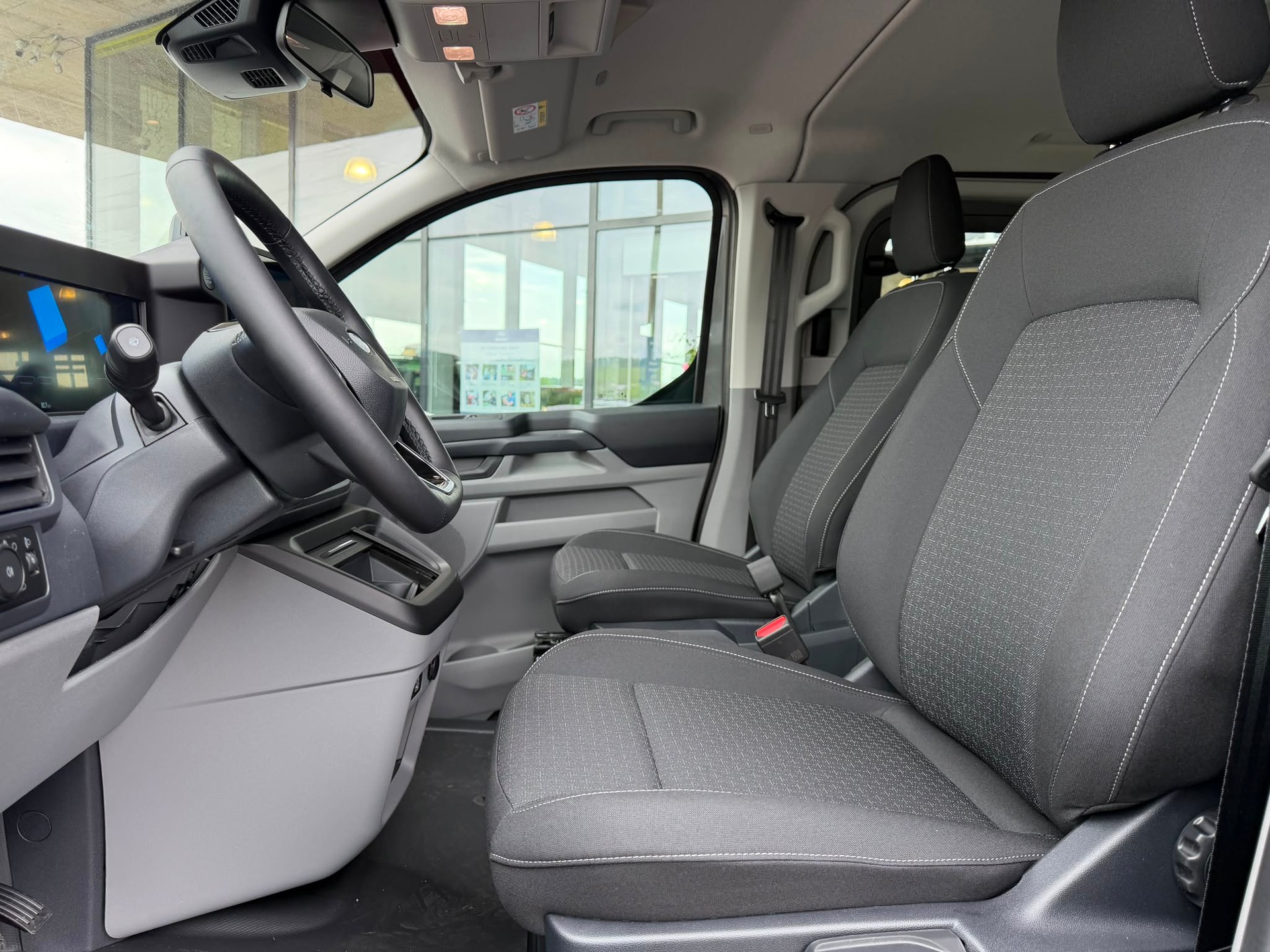 FORD Transit Custom Combi PHEV 320 L1H1 Trend Automat-image-8