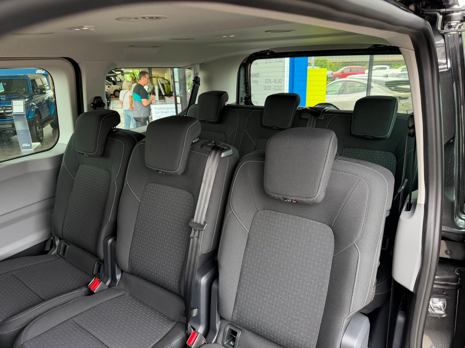 FORD Transit Custom Combi PHEV 320 L1H1 Trend Automat-image-9