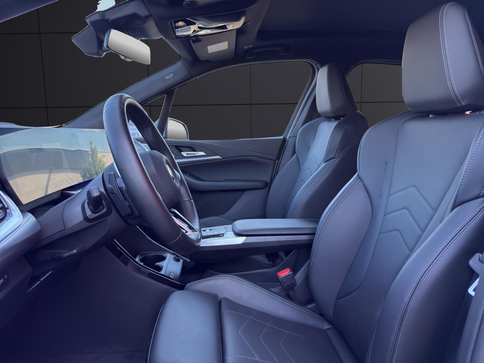 BMW 225e xDrive Active Tourer-image-1
