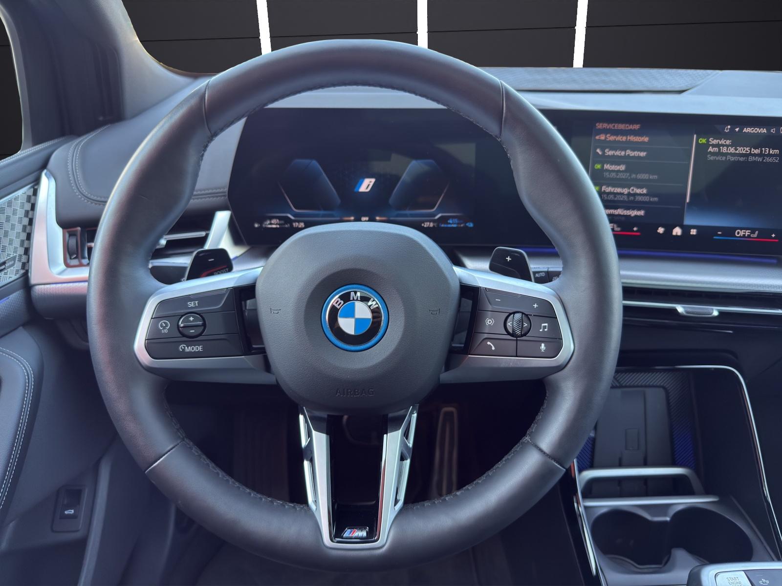BMW 225e xDrive Active Tourer-image-14