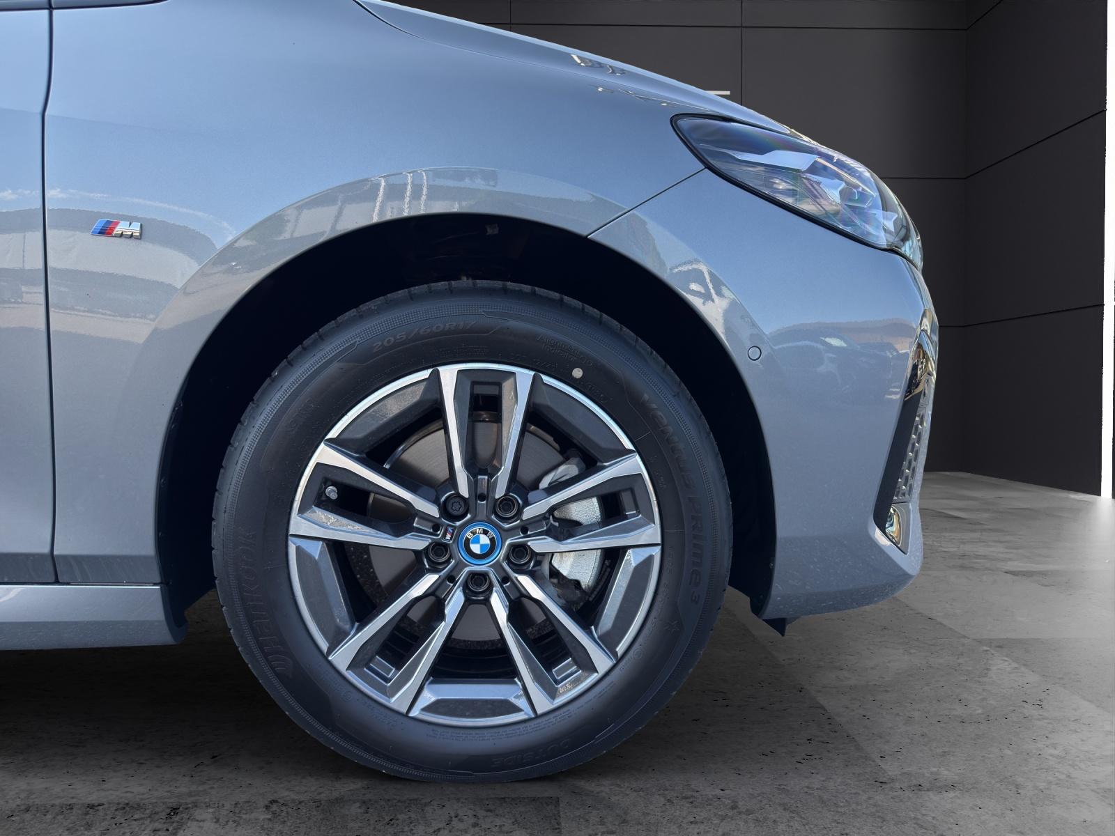 BMW 225e xDrive Active Tourer-image-9