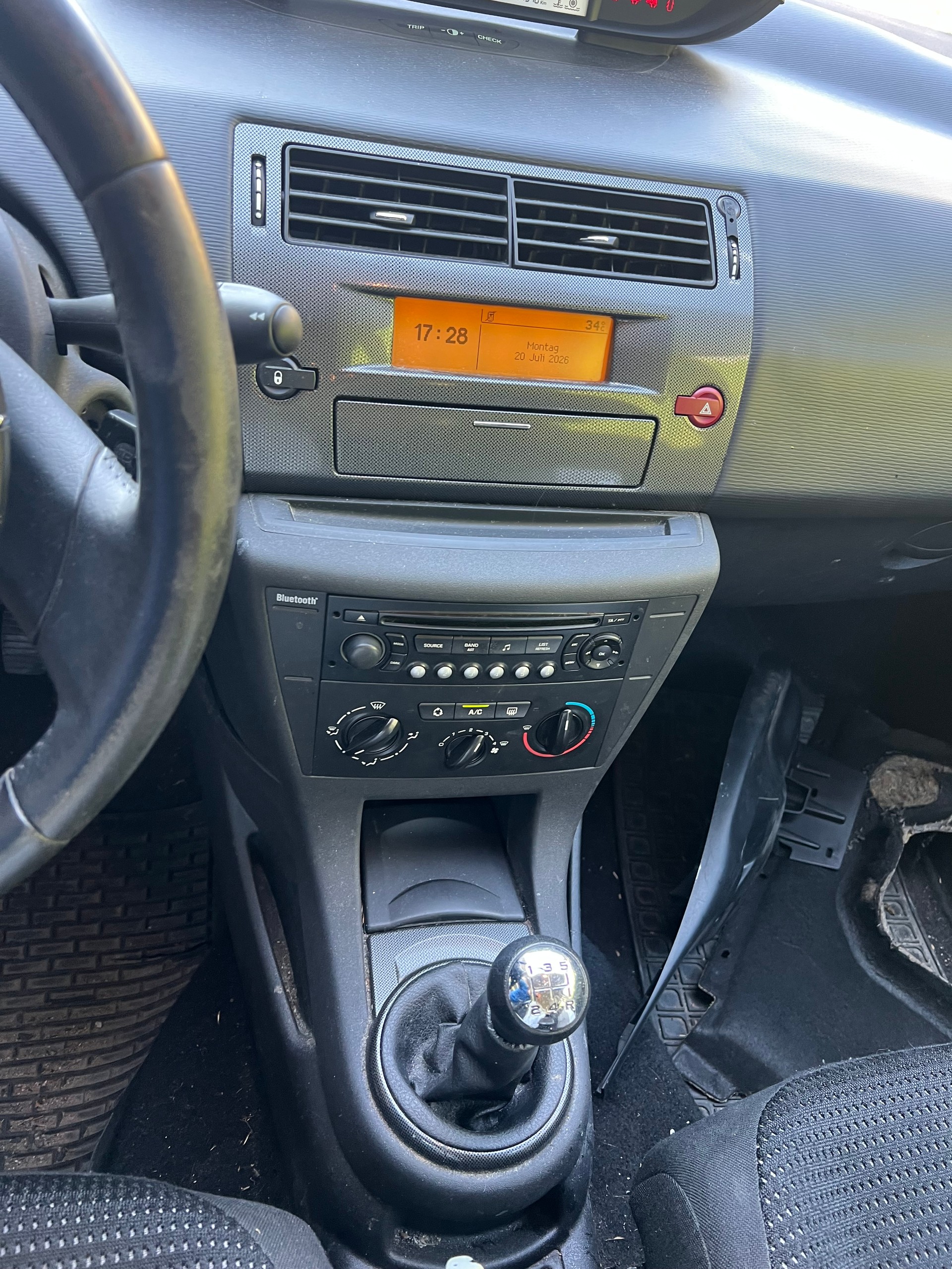 CITROEN C4 Berline 1.6i 16V VTR (Pack)-image-8