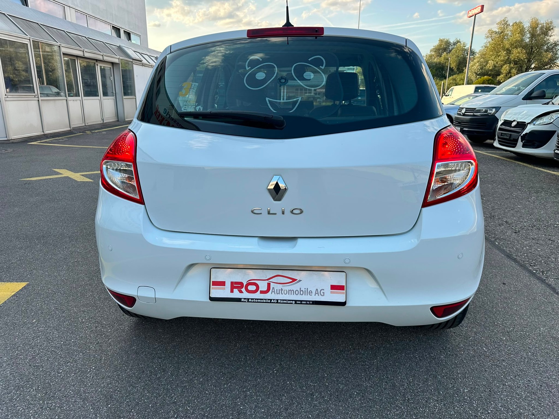 RENAULT Clio 1.6 16V Night&Day Automatic-image-6