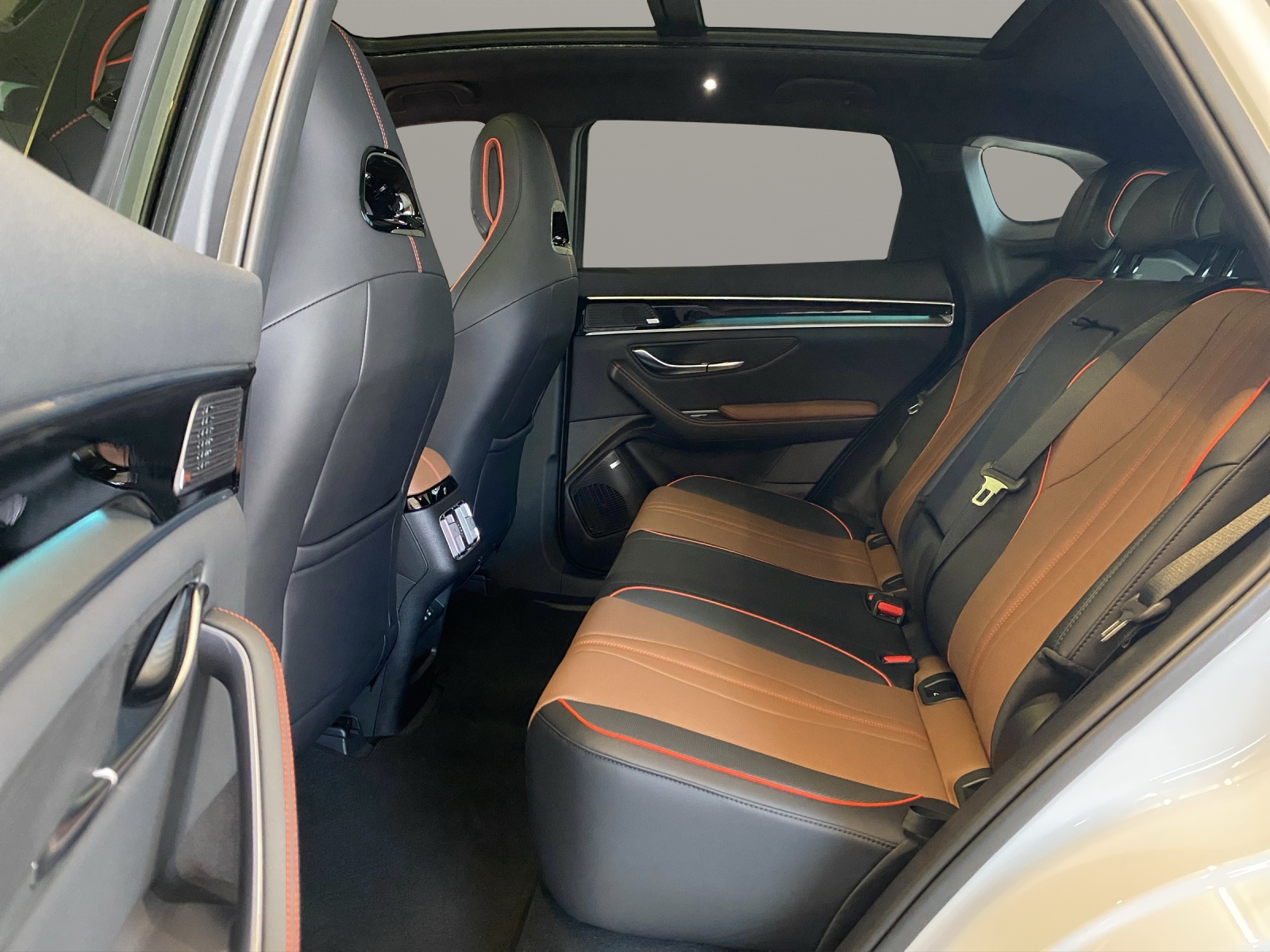 BYD Seal U DM-i Design AWD-image-13