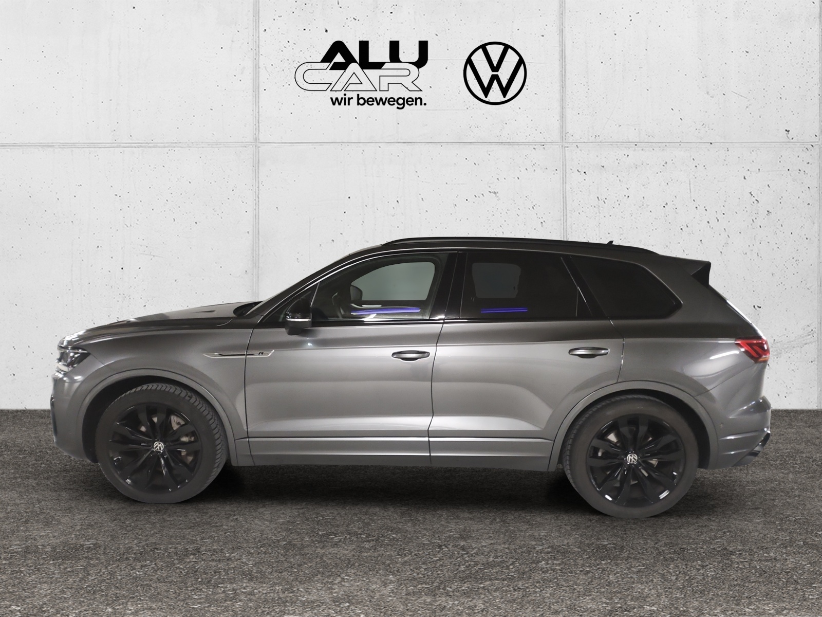 VW Touareg 3.0 TSI R-Line Tiptronic-showroom-element-1