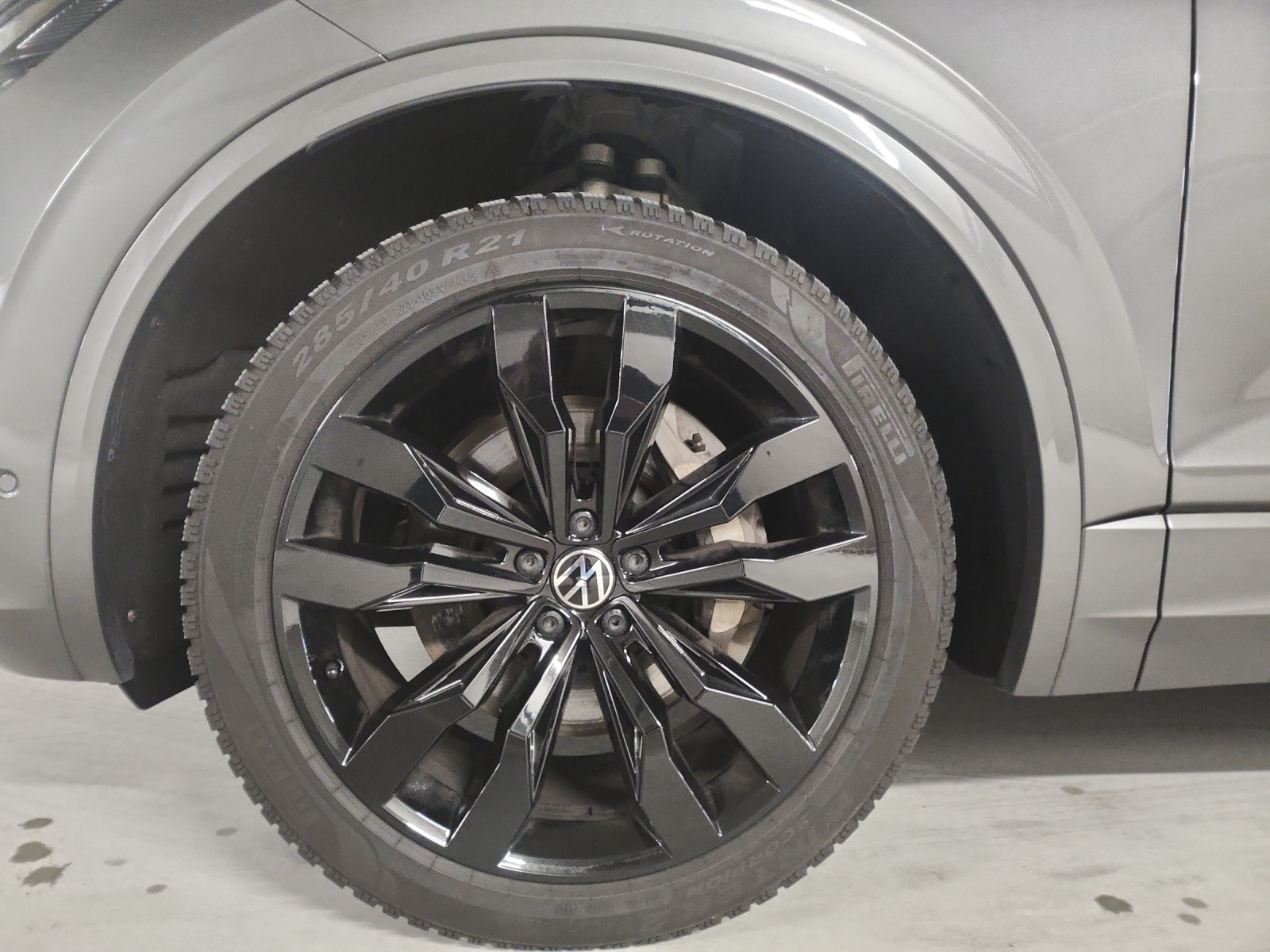 VW Touareg 3.0 TSI R-Line Tiptronic-image-11