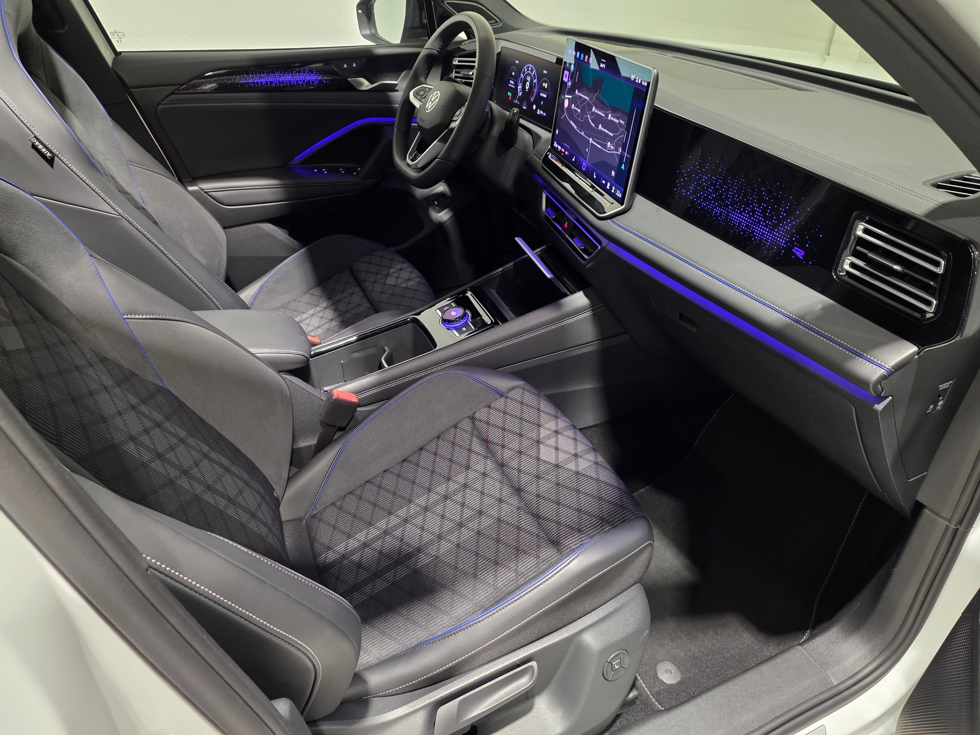 VW Tiguan 2.0 TSI DSG R-Line 4Motion-image-26