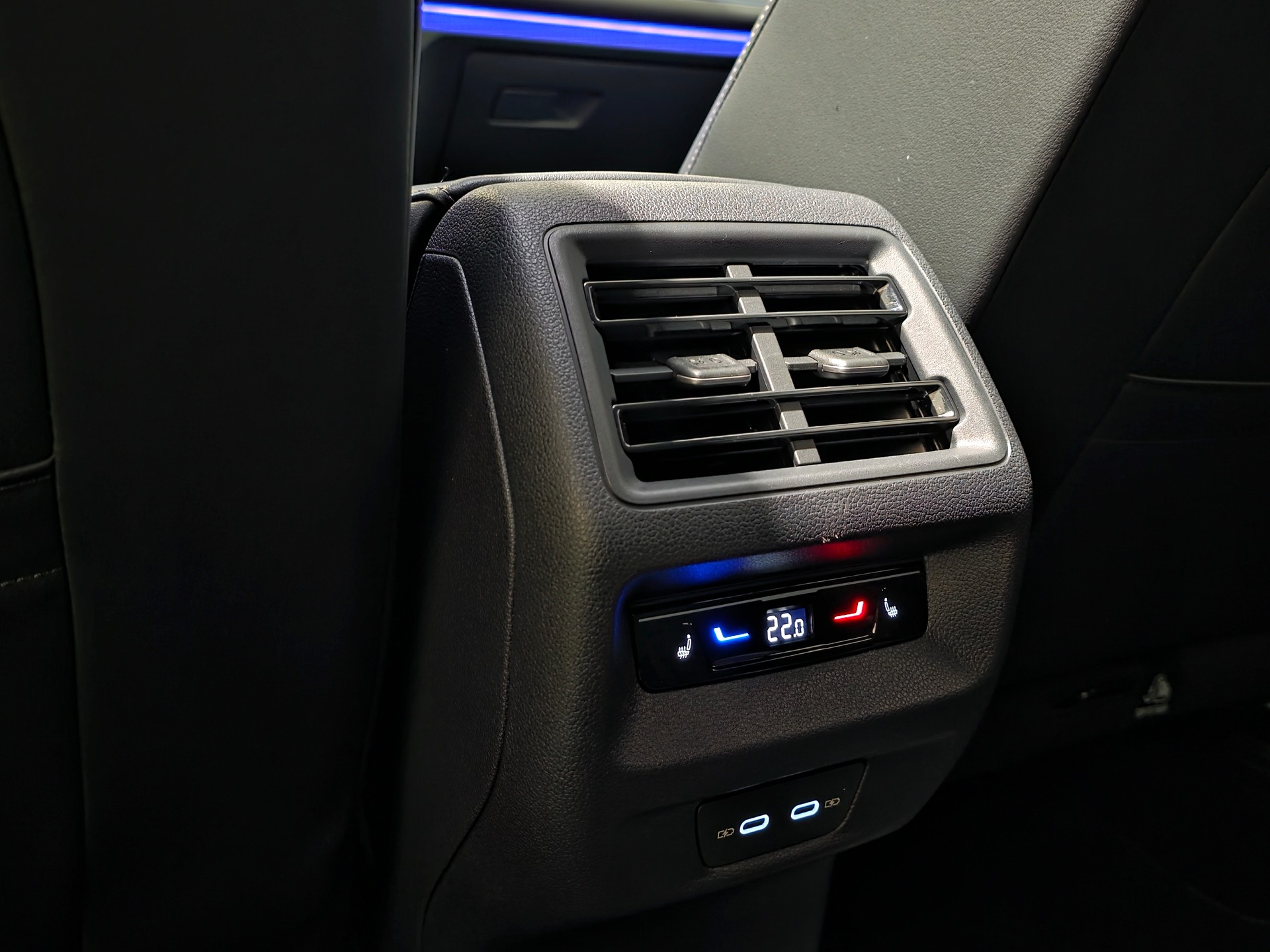 VW Tiguan 2.0 TSI DSG R-Line 4Motion-image-20