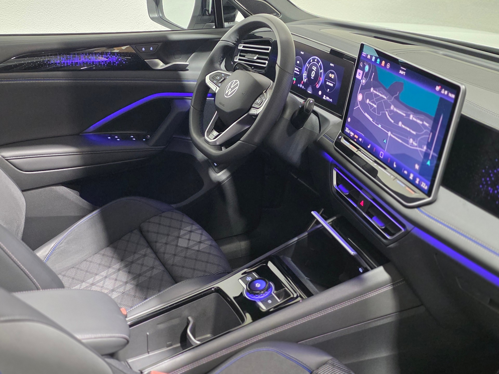 VW Tiguan 2.0 TSI DSG R-Line 4Motion-image-25