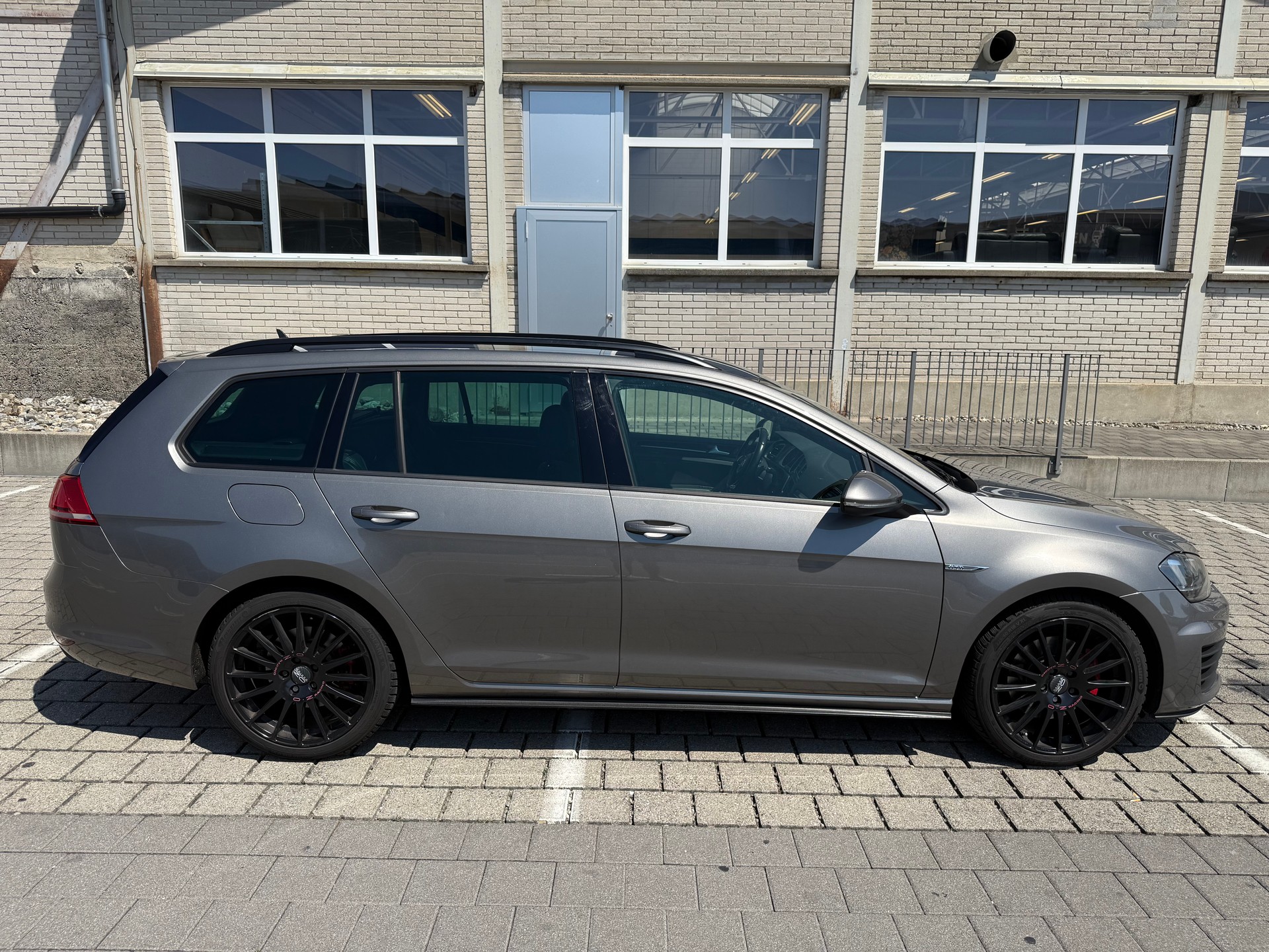 VW GOLF 2.0 TDI GTD DSG Scheckheft gepflegt/AHK/Dachbox/8fach bereift-image-1