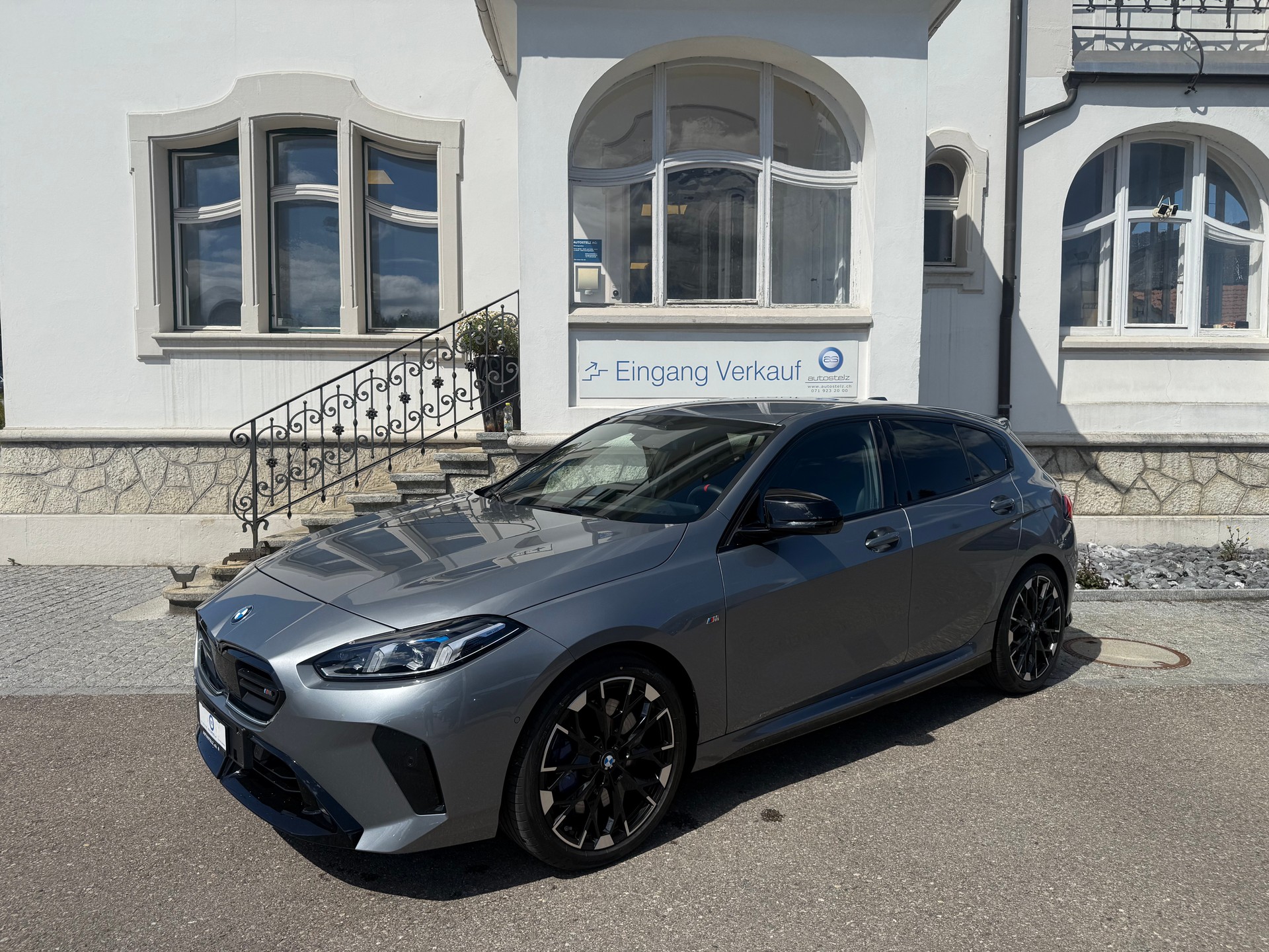 BMW M135i xDrive-image-0