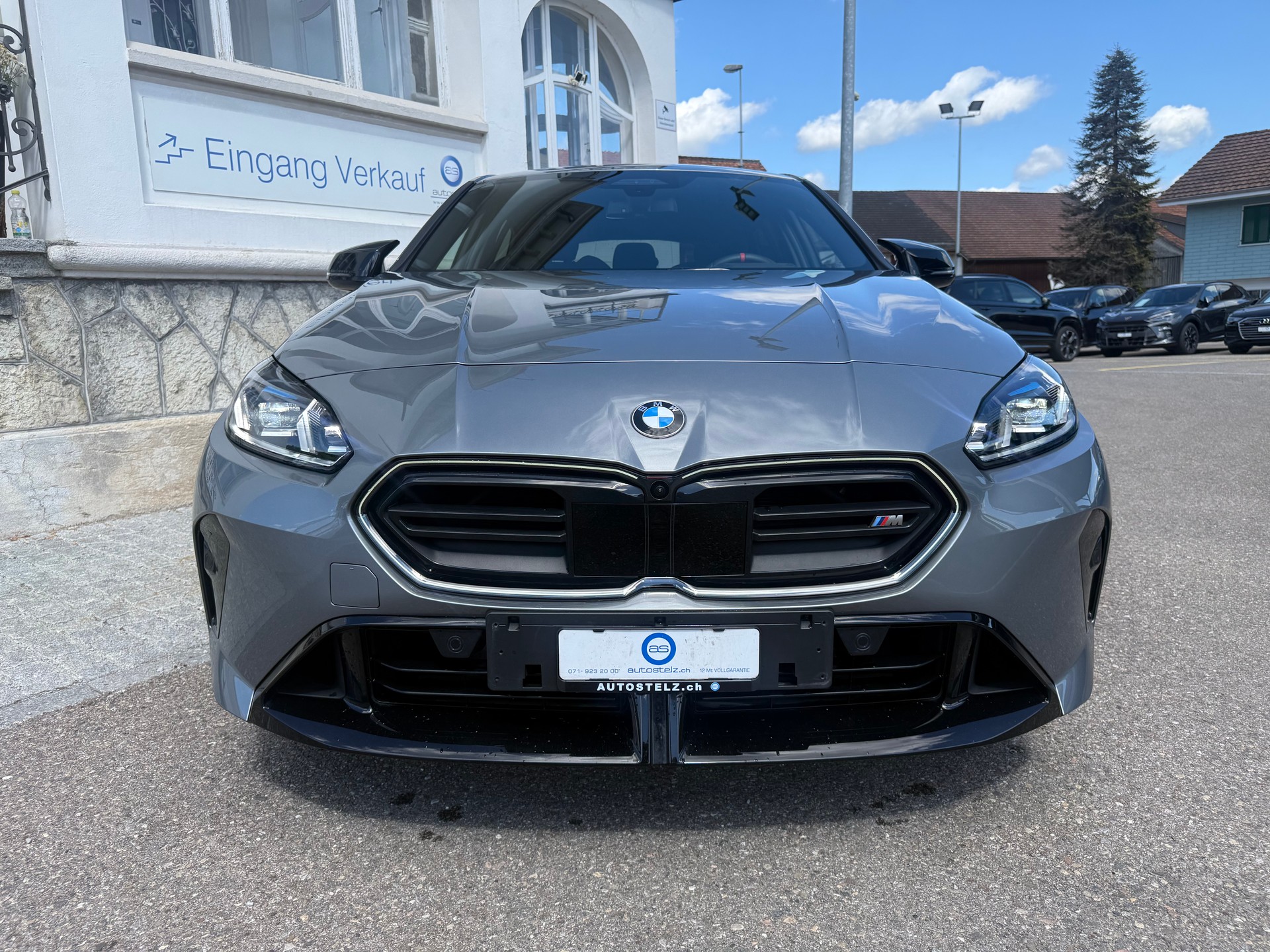 BMW M135i xDrive-image-2