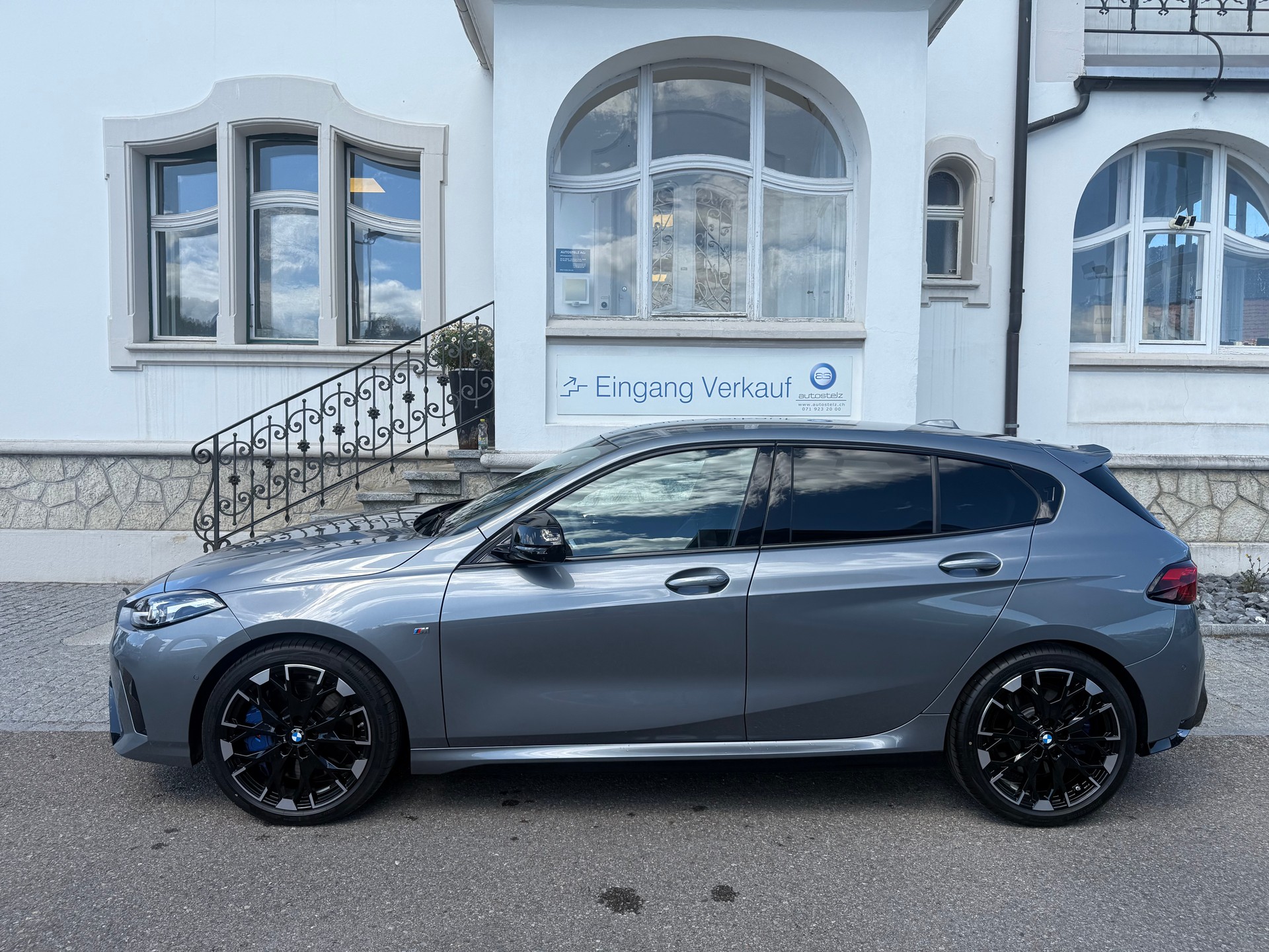 BMW M135i xDrive-image-3