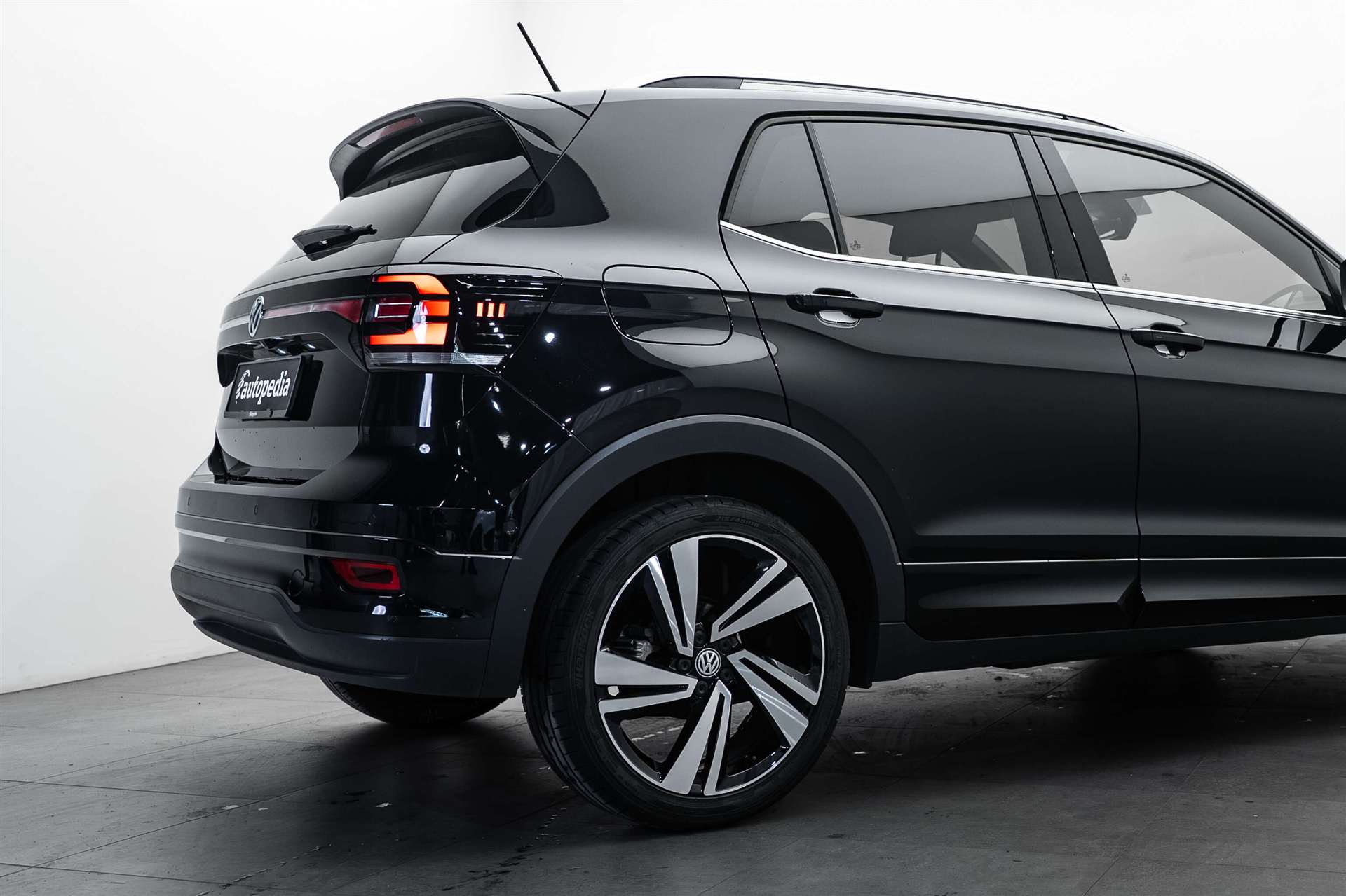 VW VW T-Cross 1.0 TSI R-Line! DSG-image-3