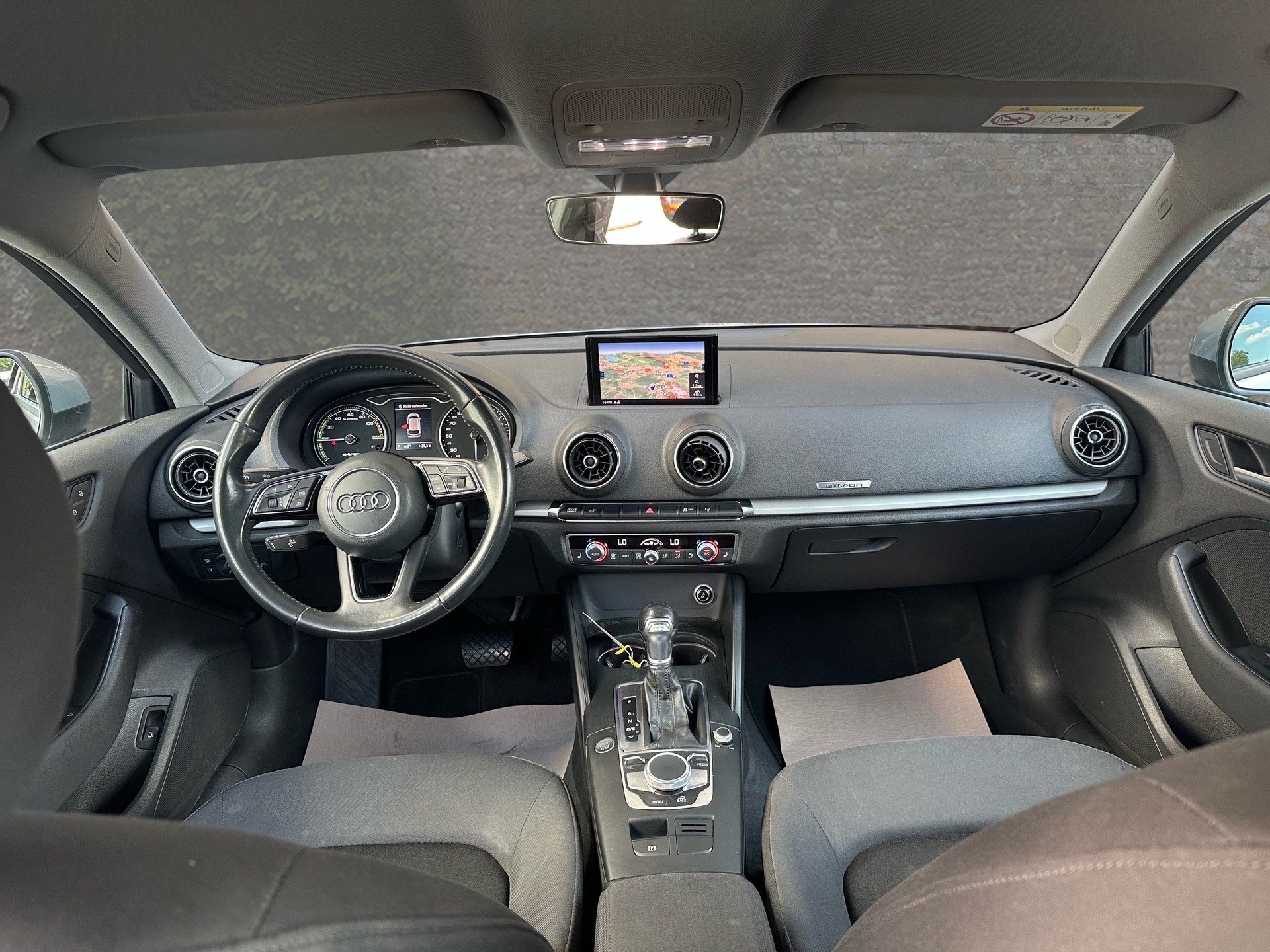 AUDI A3 Sportback 1.4 e-tron S-tronic-image-9