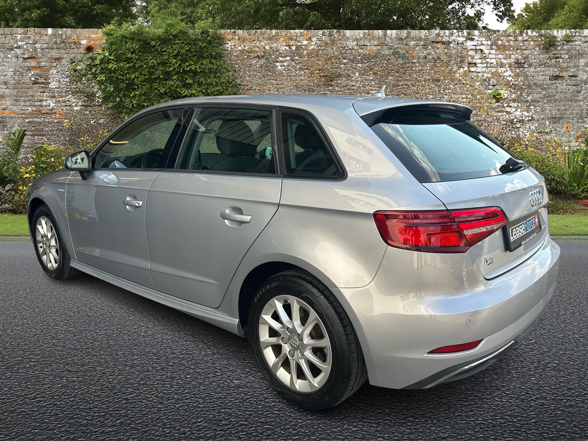 AUDI A3 Sportback 1.4 e-tron S-tronic-image-2