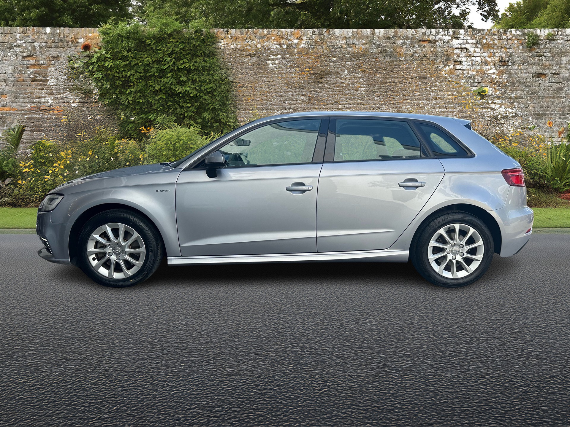 AUDI A3 Sportback 1.4 e-tron S-tronic-image-1