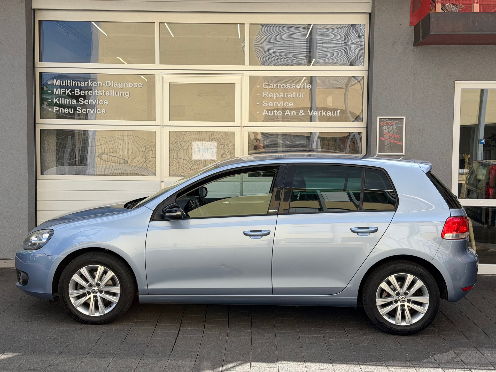 VW Golf 1.4 TSI Comfortline Style Edition*Frisch ab Service&MFK*Sitzheizung*Parksensoren*8-Fach Räder*Top Gepflegt*-image-3