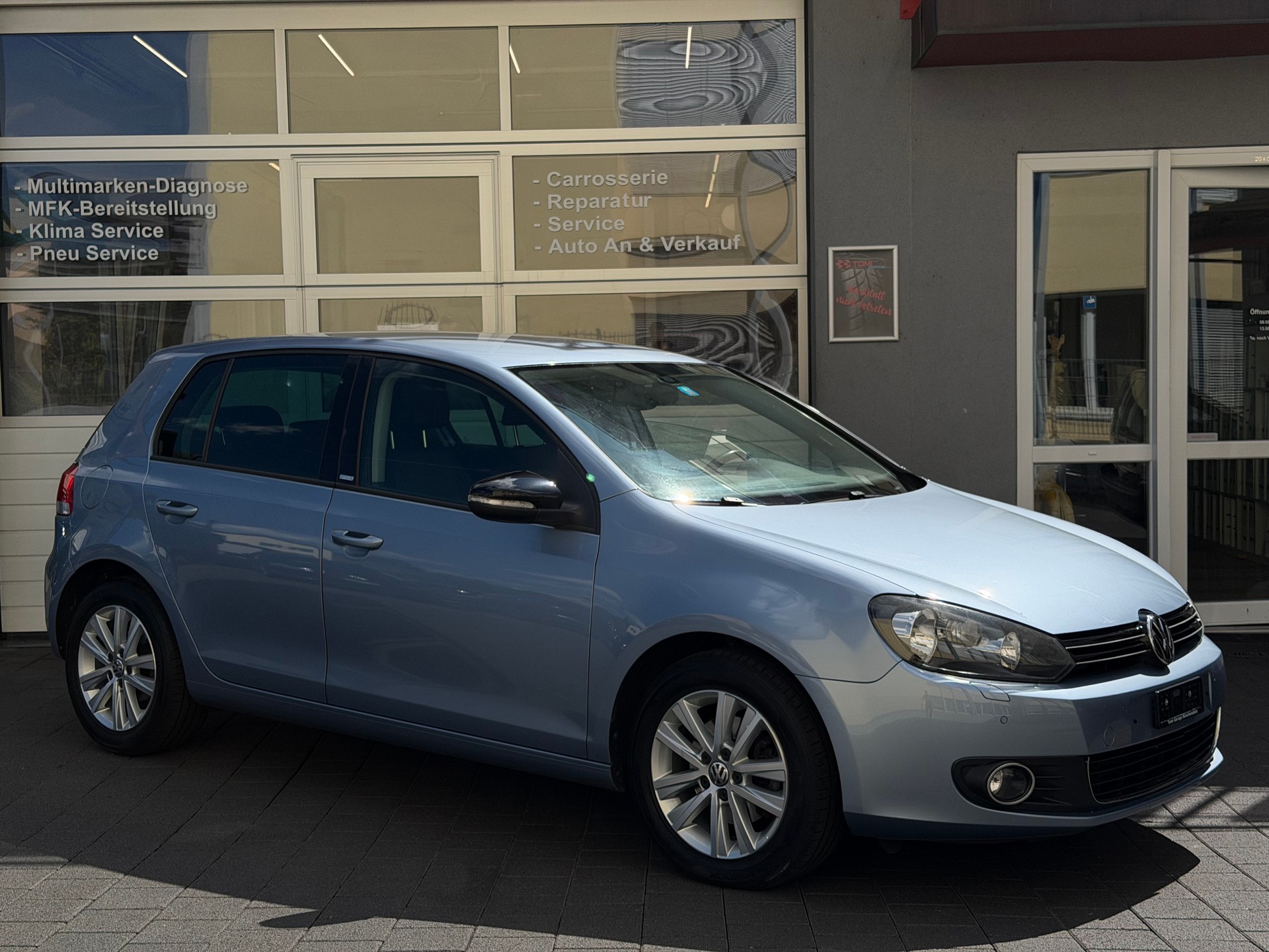 VW Golf 1.4 TSI Comfortline Style Edition*Frisch ab Service&MFK*Sitzheizung*Parksensoren*8-Fach Räder*Top Gepflegt*-image-4