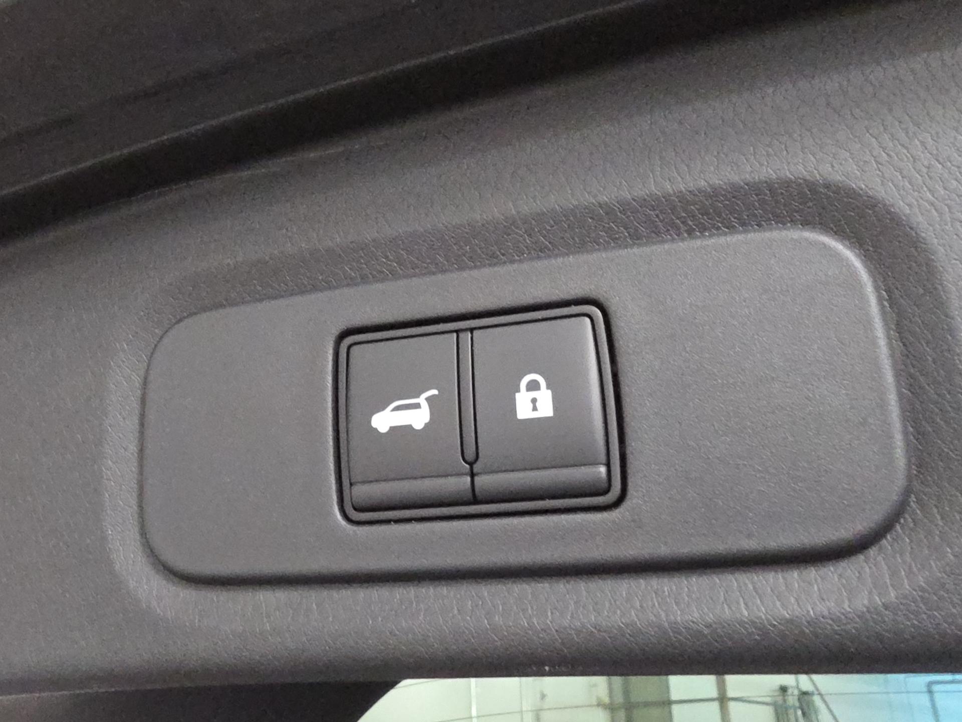 NISSAN Qashqai 1.3 DIG-T MHEV Tekna Xtronic-image-18