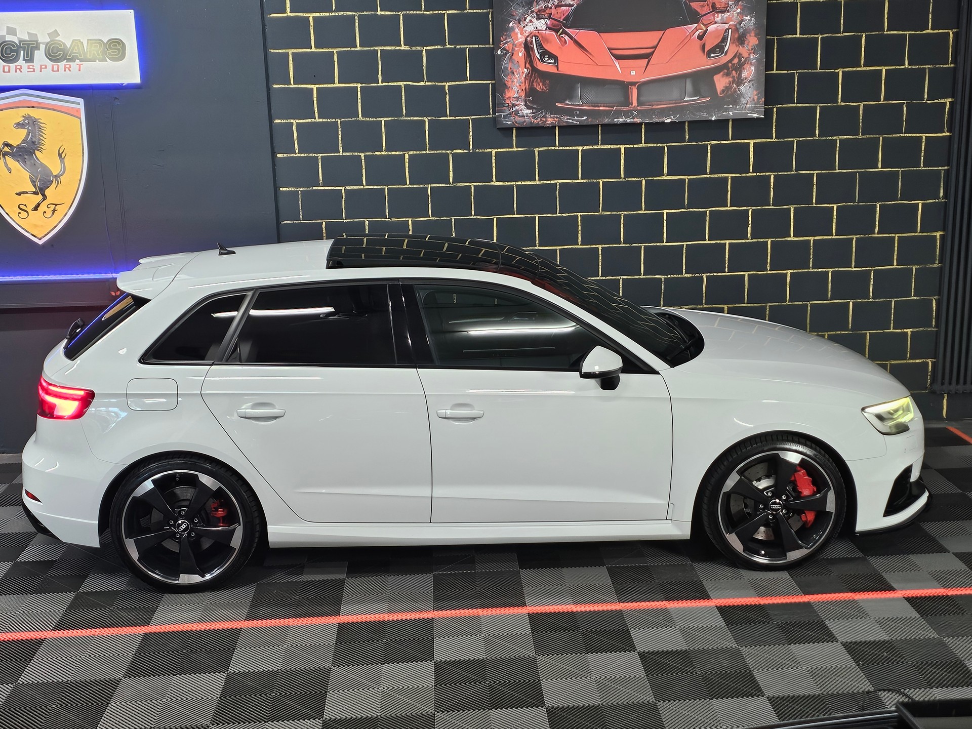 AUDI RS3 Sportback 2.5 TSI quattro S-tronic-image-4