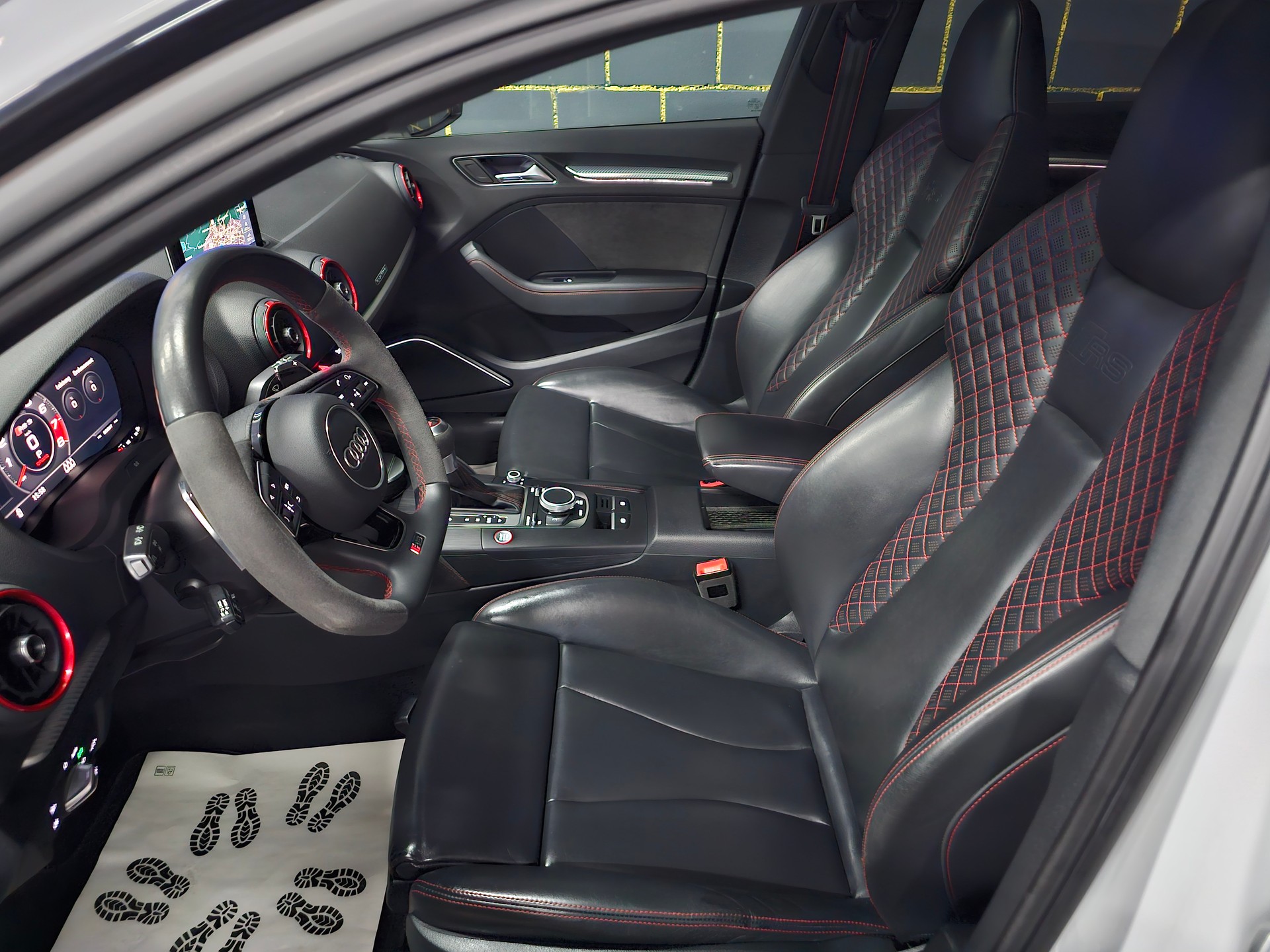 AUDI RS3 Sportback 2.5 TSI quattro S-tronic-image-11