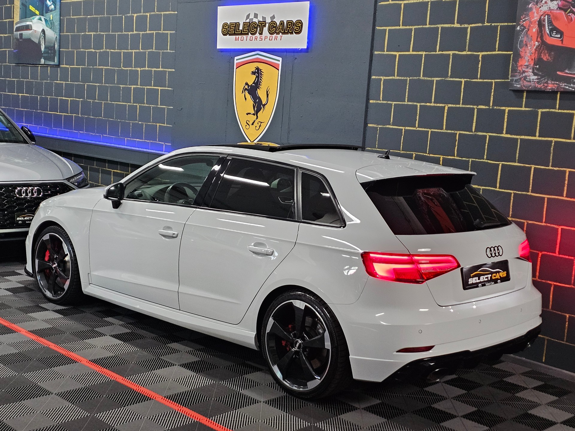 AUDI RS3 Sportback 2.5 TSI quattro S-tronic-image-5
