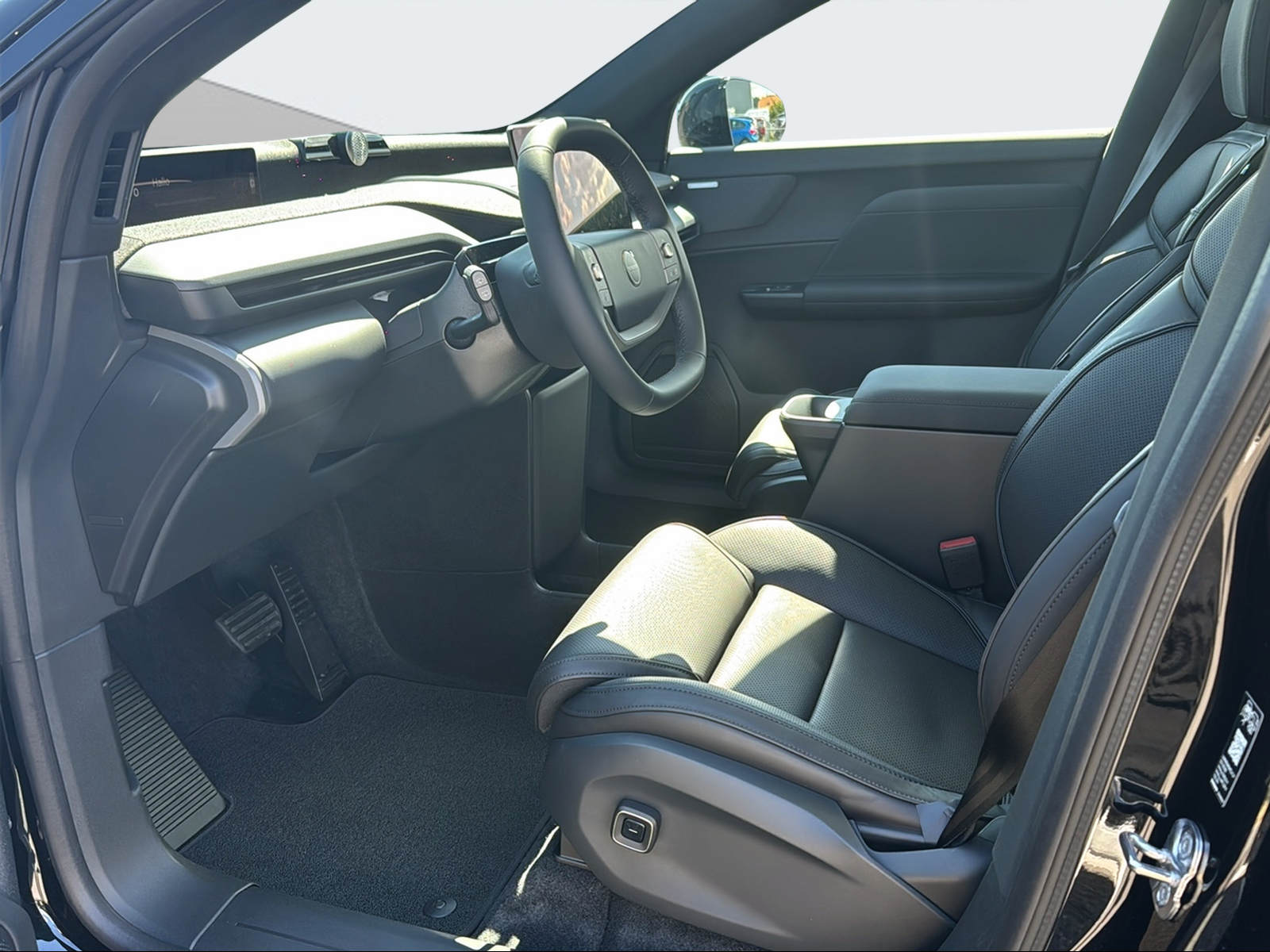 VOLVO EX60 Twin Ultra AWD-image-9