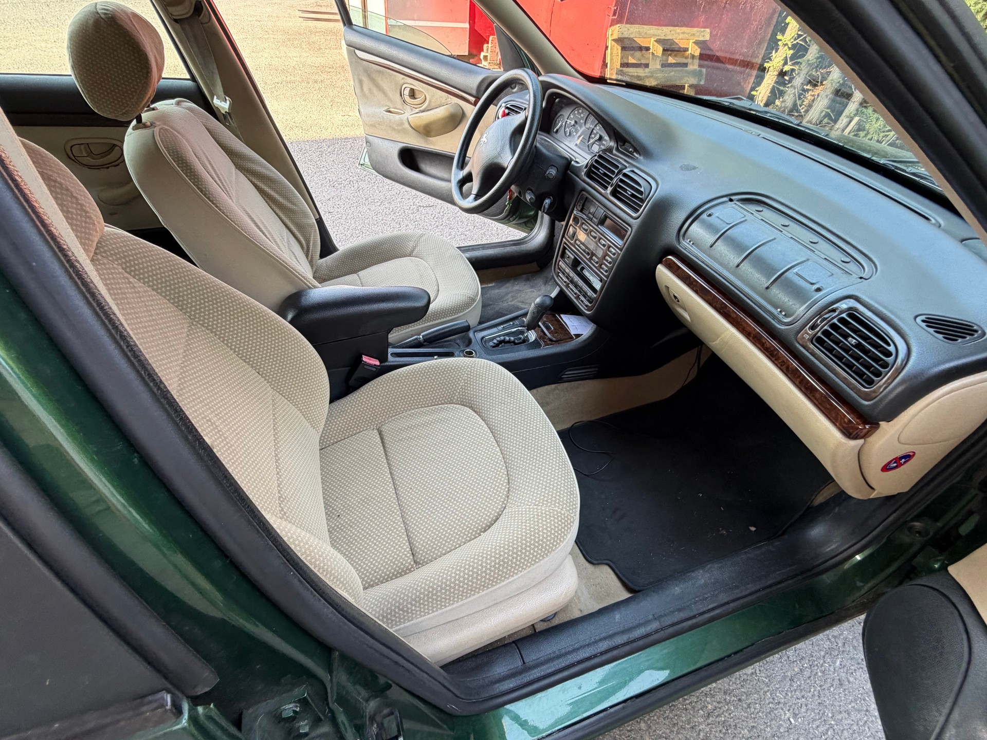 PEUGEOT 406 Break ST 2.0 16V-image-8