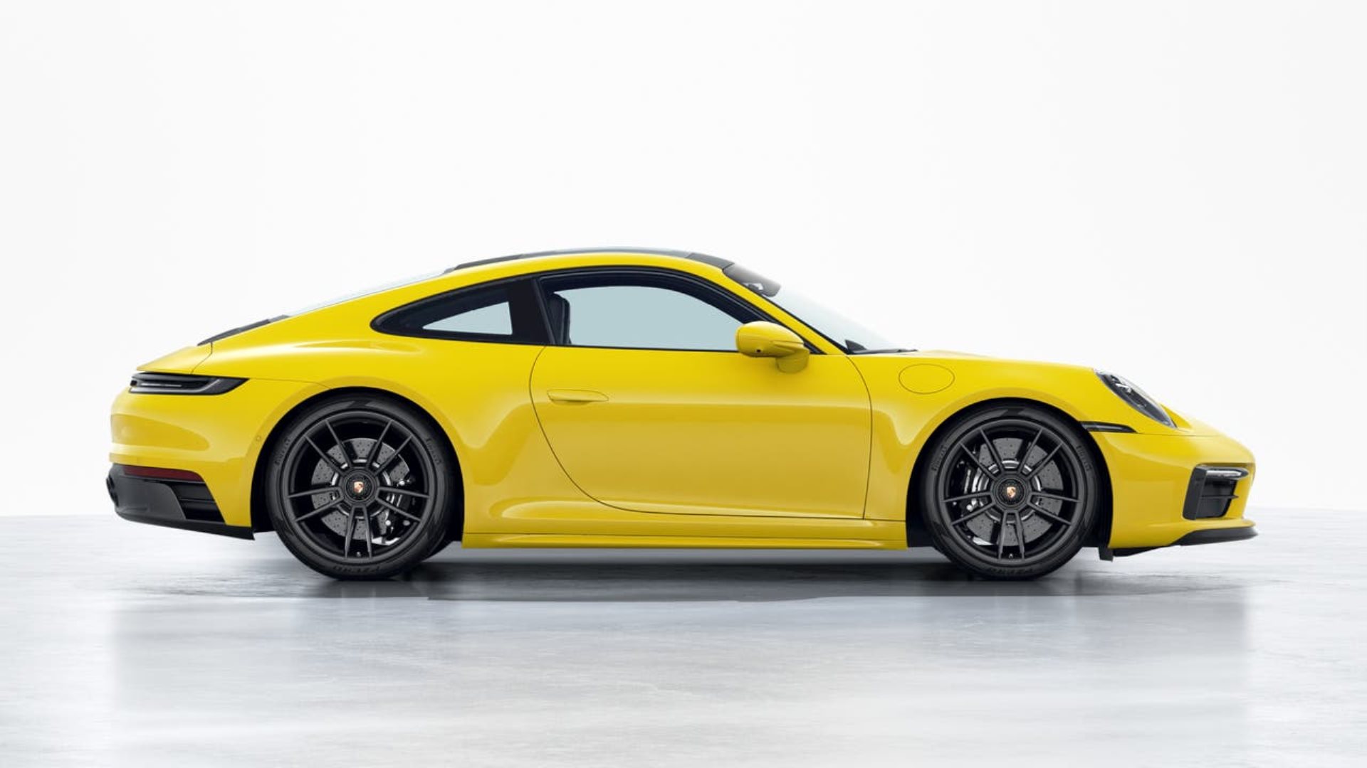 PORSCHE 911 Carrera 4 GTS (MY24)-image-4