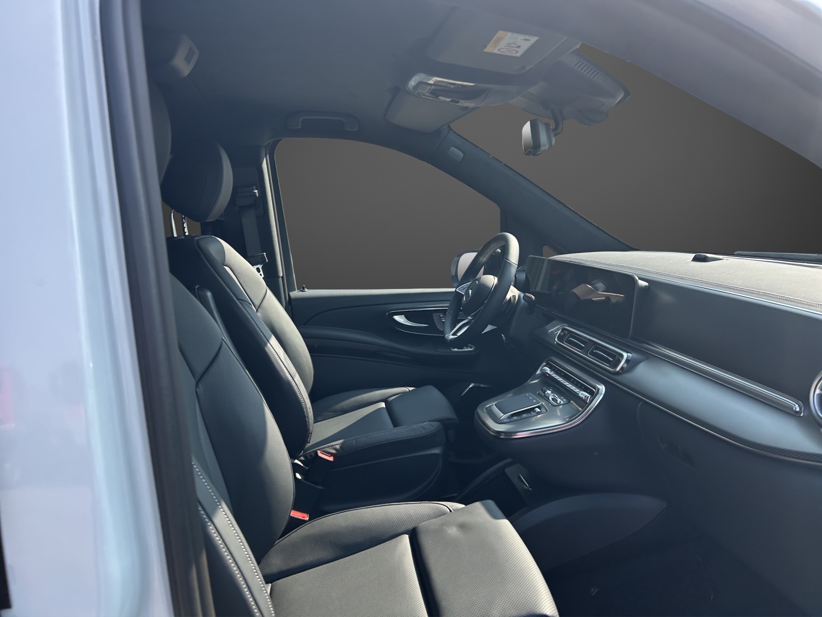 MERCEDES-BENZ V 300 d lang 4Matic Swiss Edition 9G-Tronic-image-7