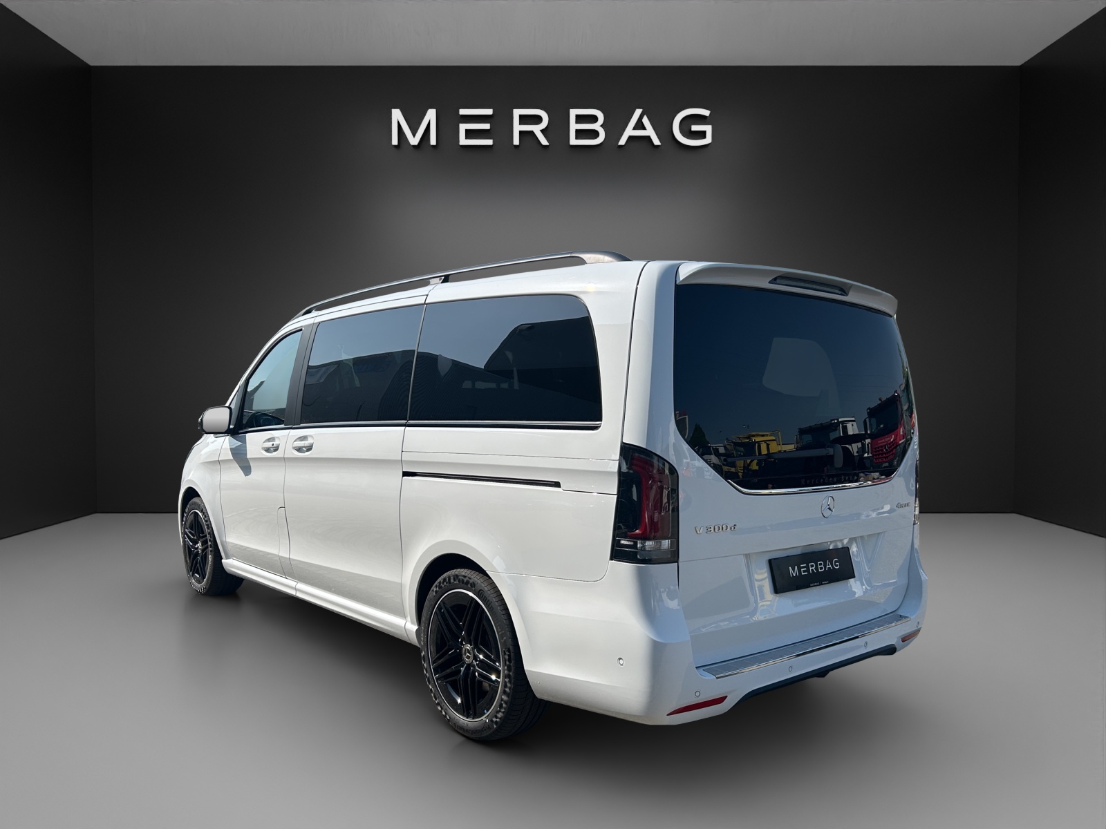MERCEDES-BENZ V 300 d lang 4Matic Swiss Edition 9G-Tronic-image-3