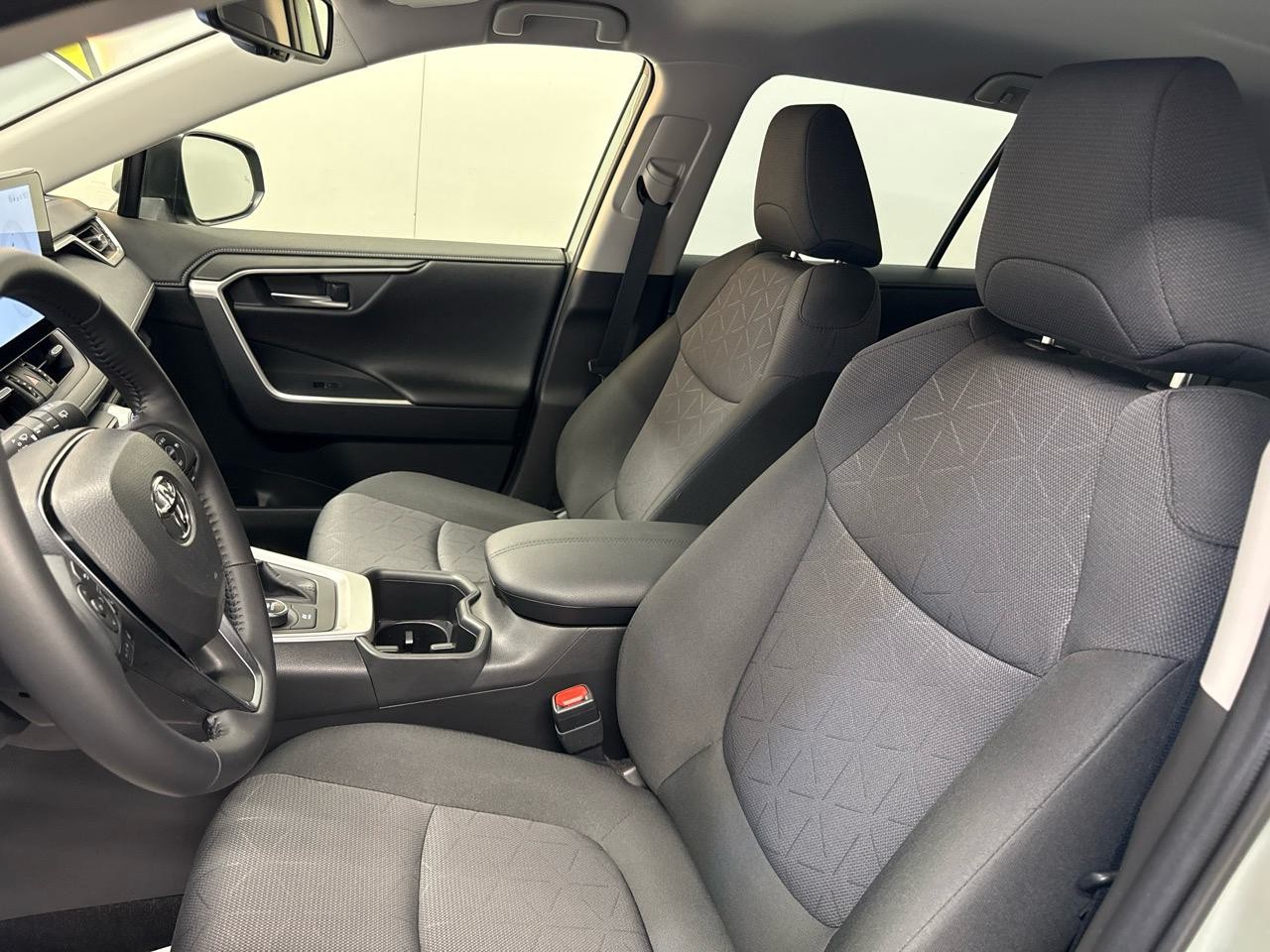 TOYOTA RAV-4 2.5 HSD Luxury Limited 4WD 222HP-showroom-element-3