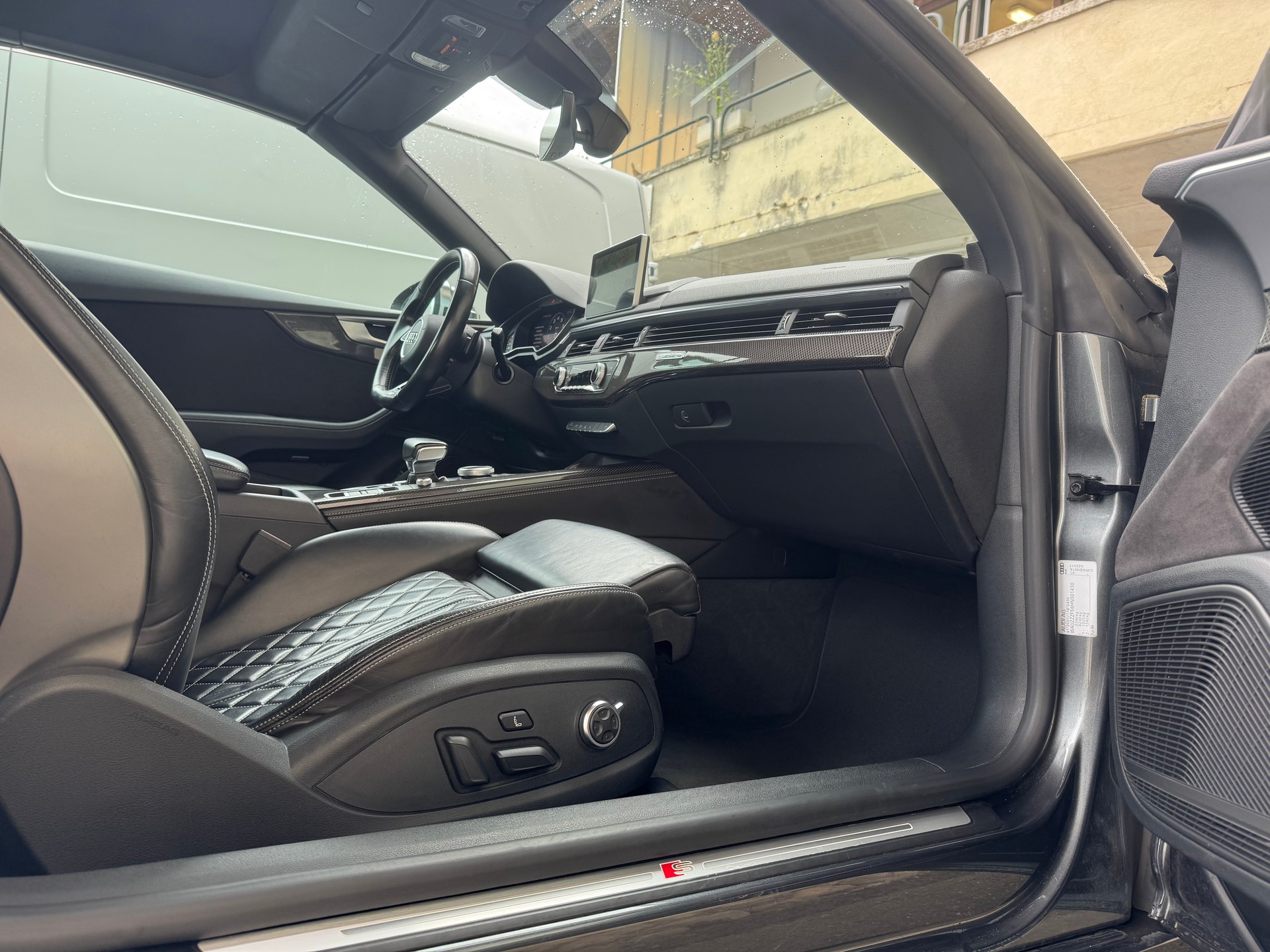 AUDI S5 Cabriolet 3.0 TFSI quattro tiptronic-image-9