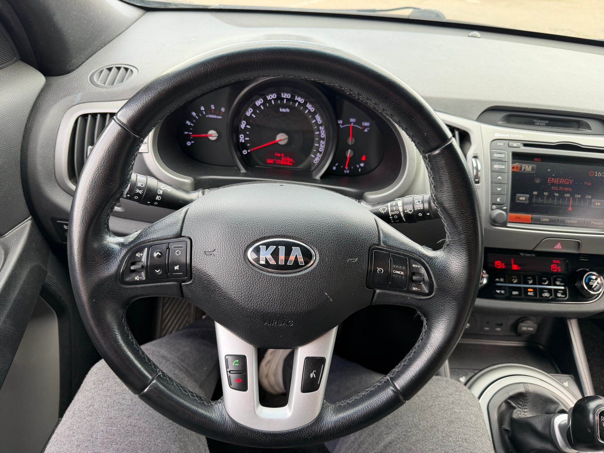 KIA Sportage 1.7 CRDi Swiss Eco Edition-image-12